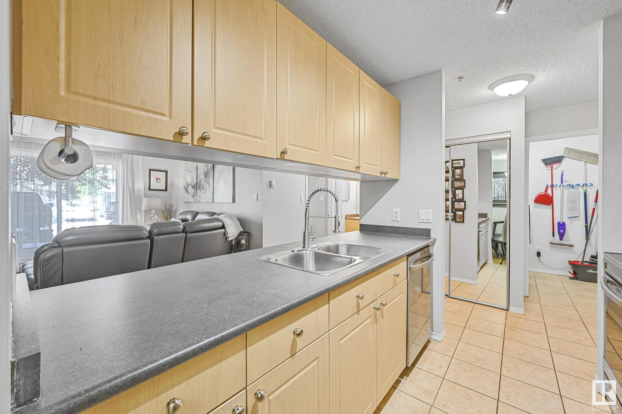 70 WOODSMERE Close