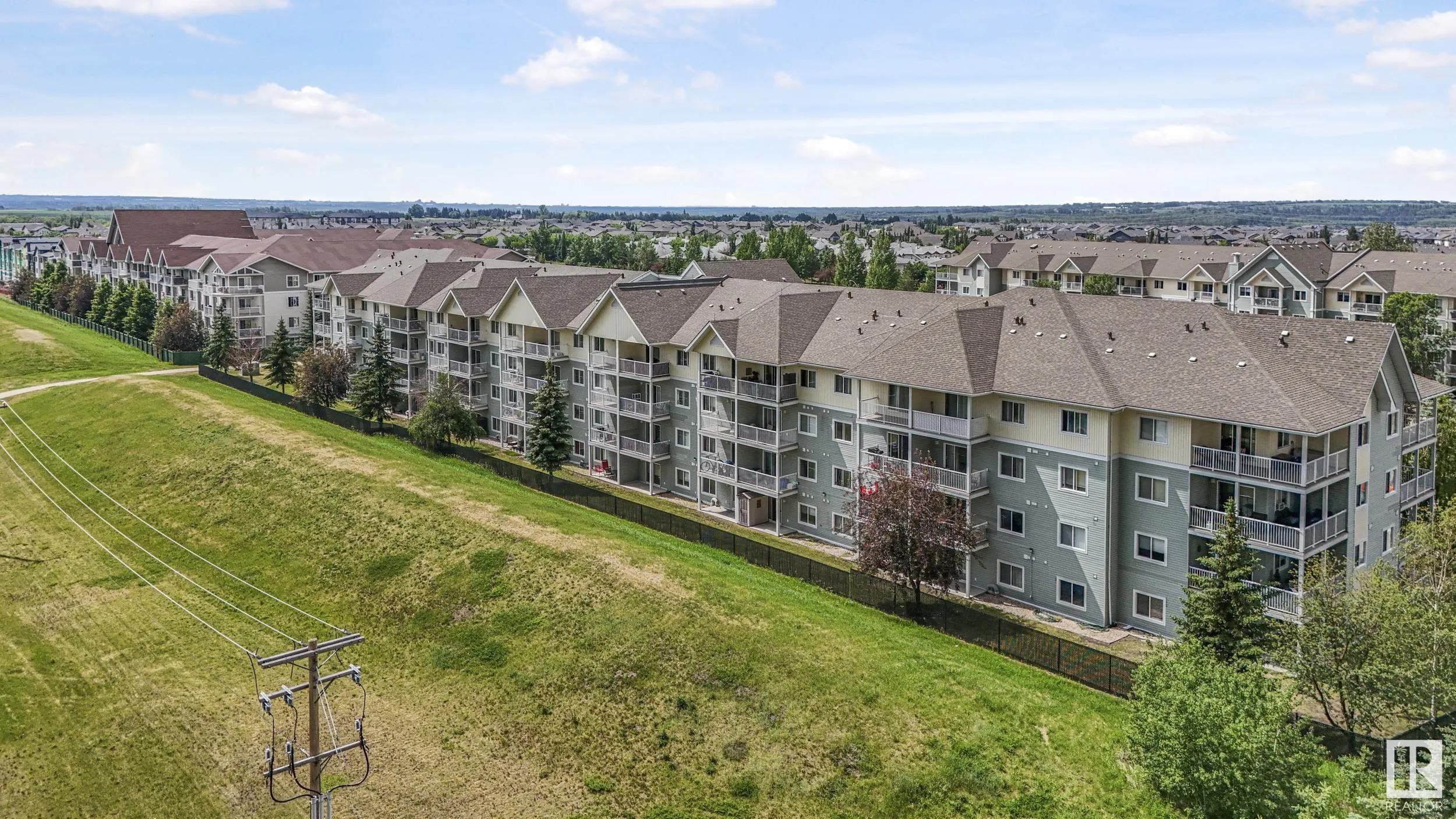 70 WOODSMERE Close