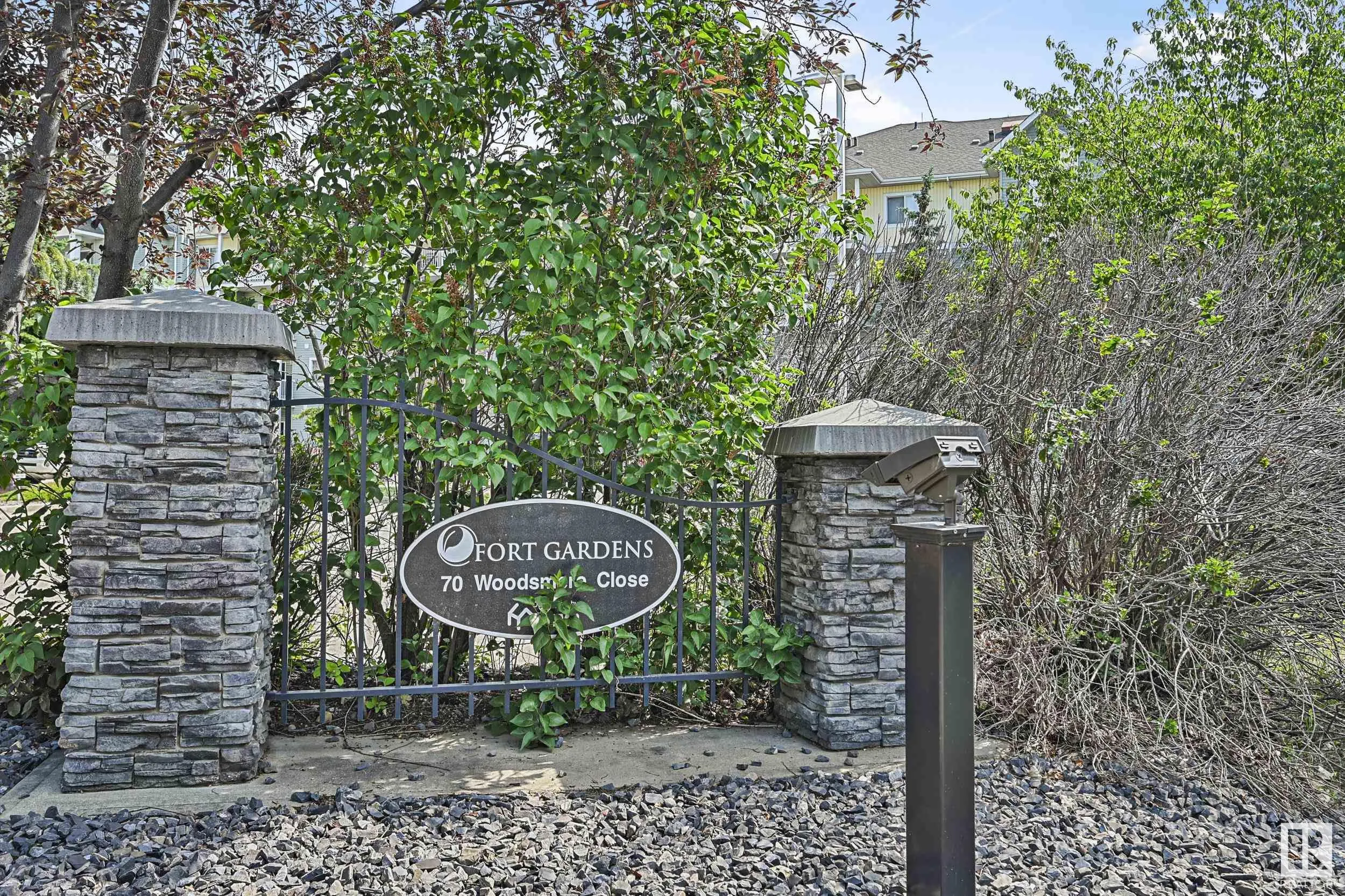 70 WOODSMERE Close