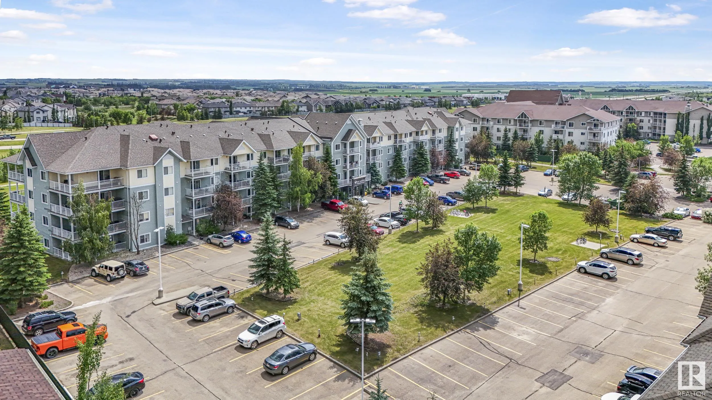 70 WOODSMERE Close