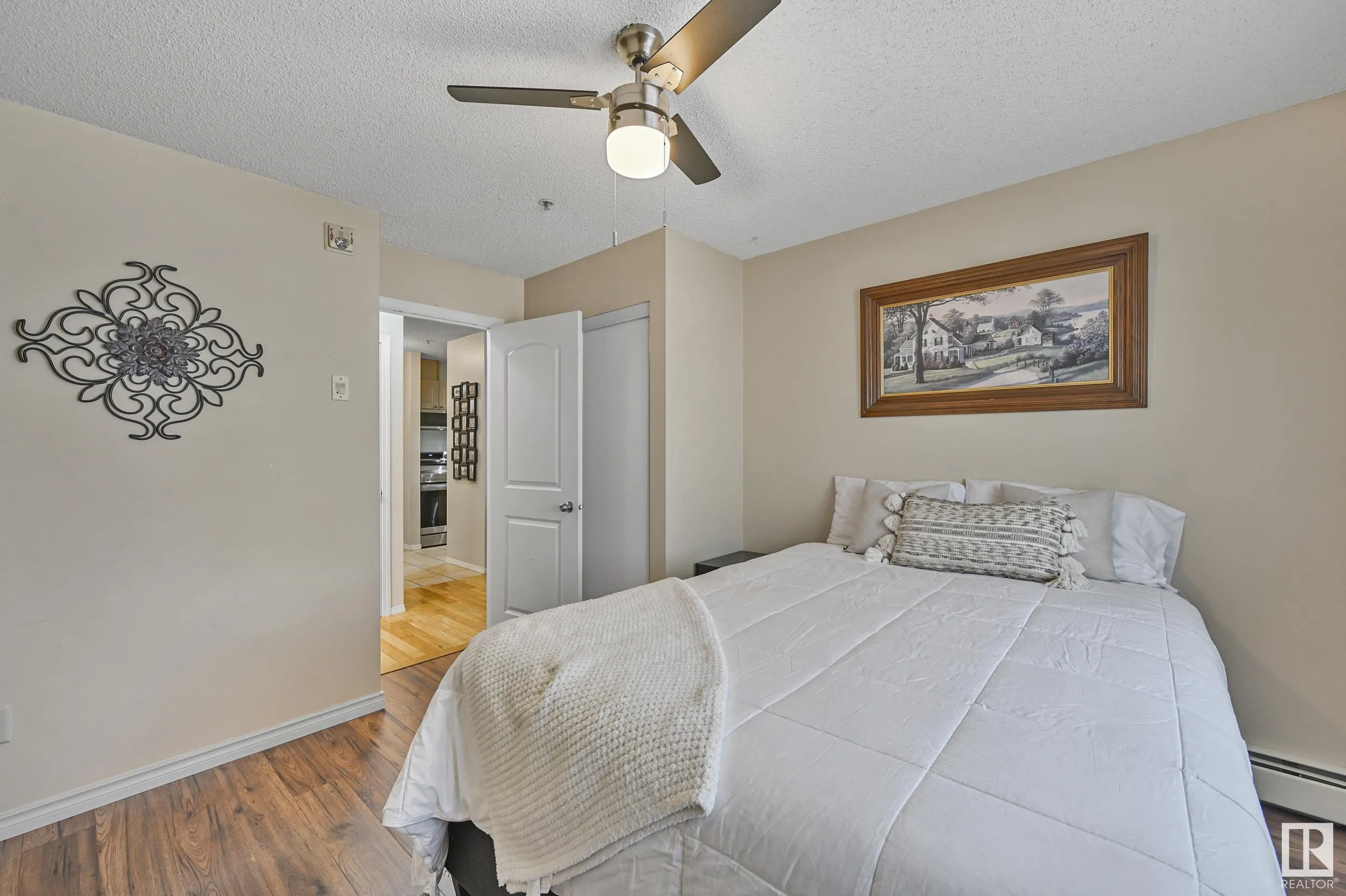 70 WOODSMERE Close
