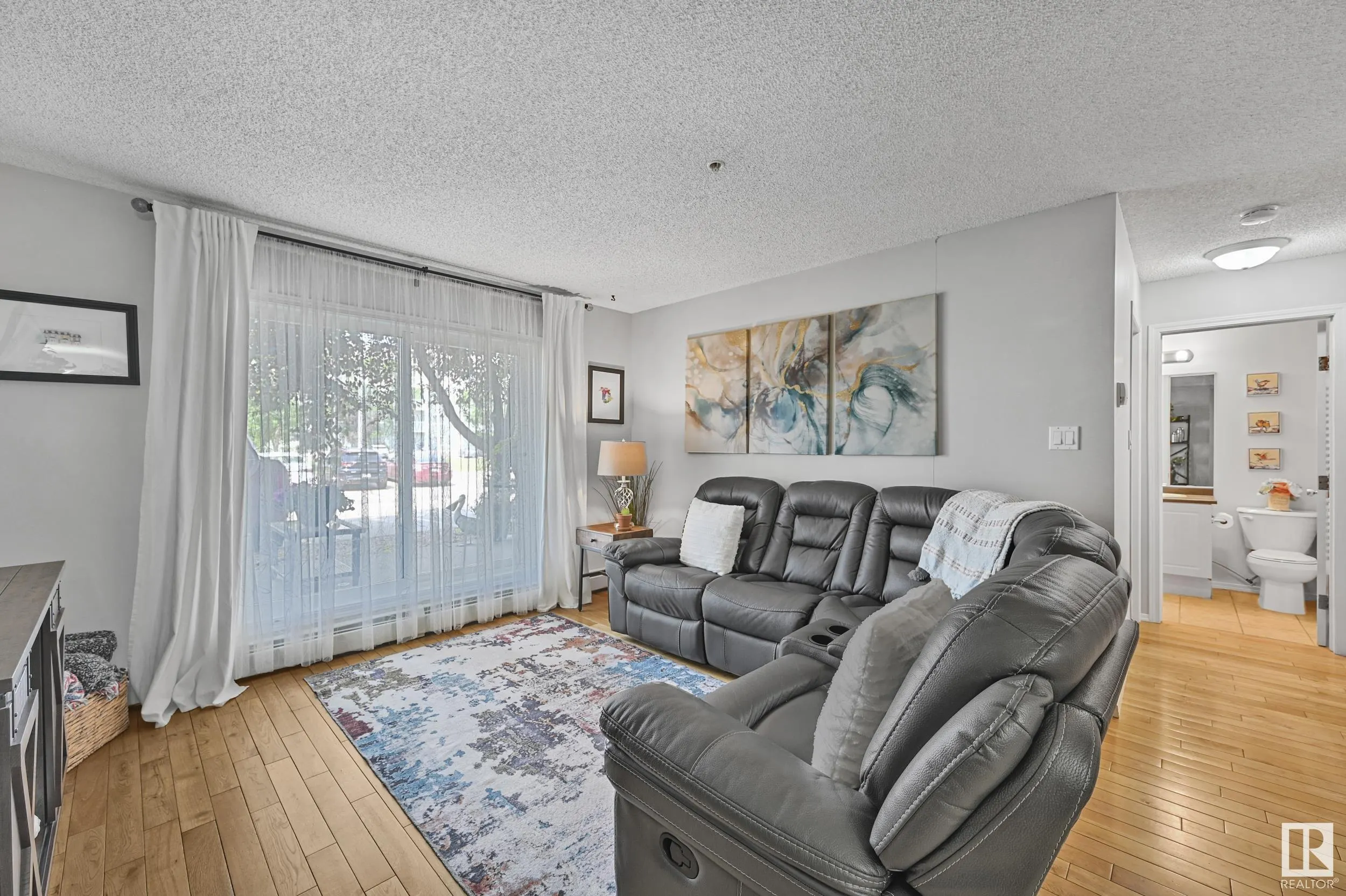 70 WOODSMERE Close