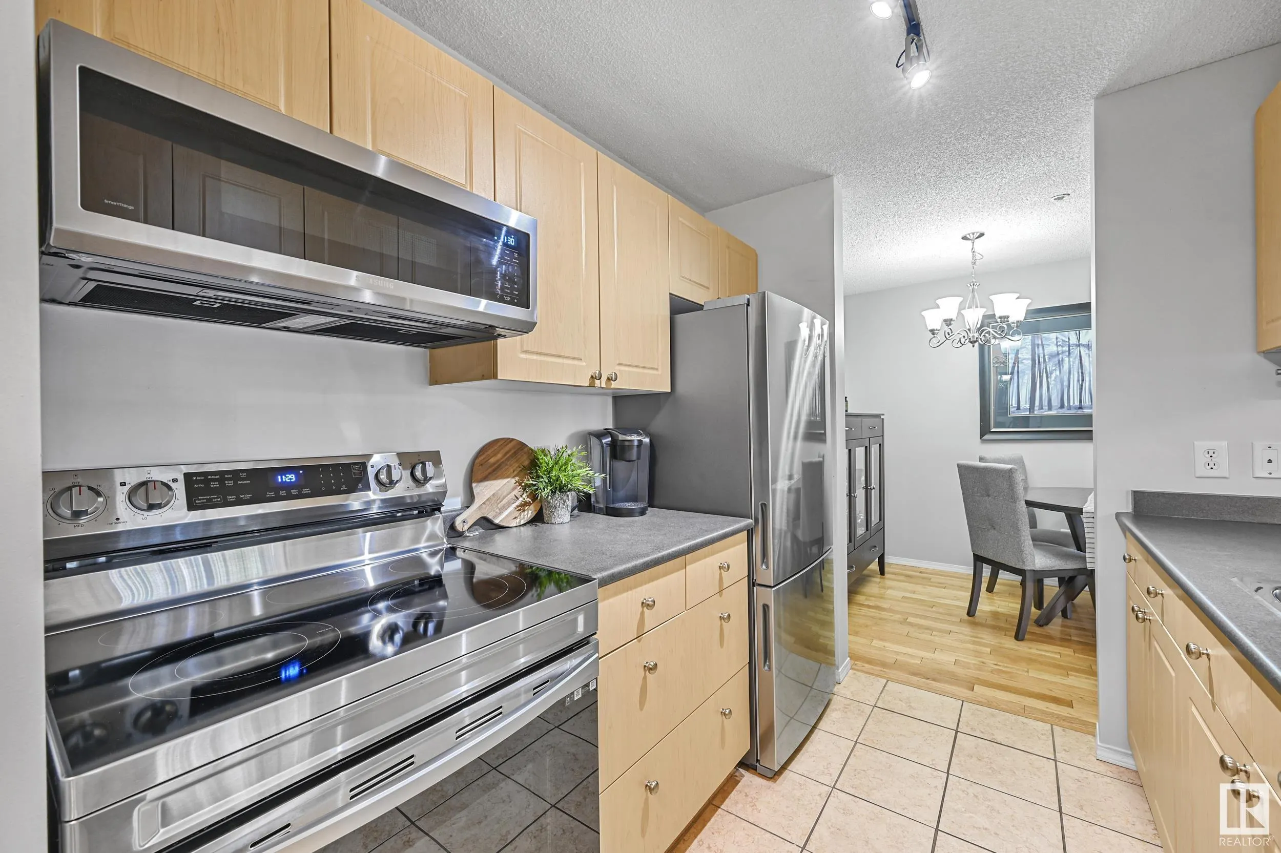 70 WOODSMERE Close