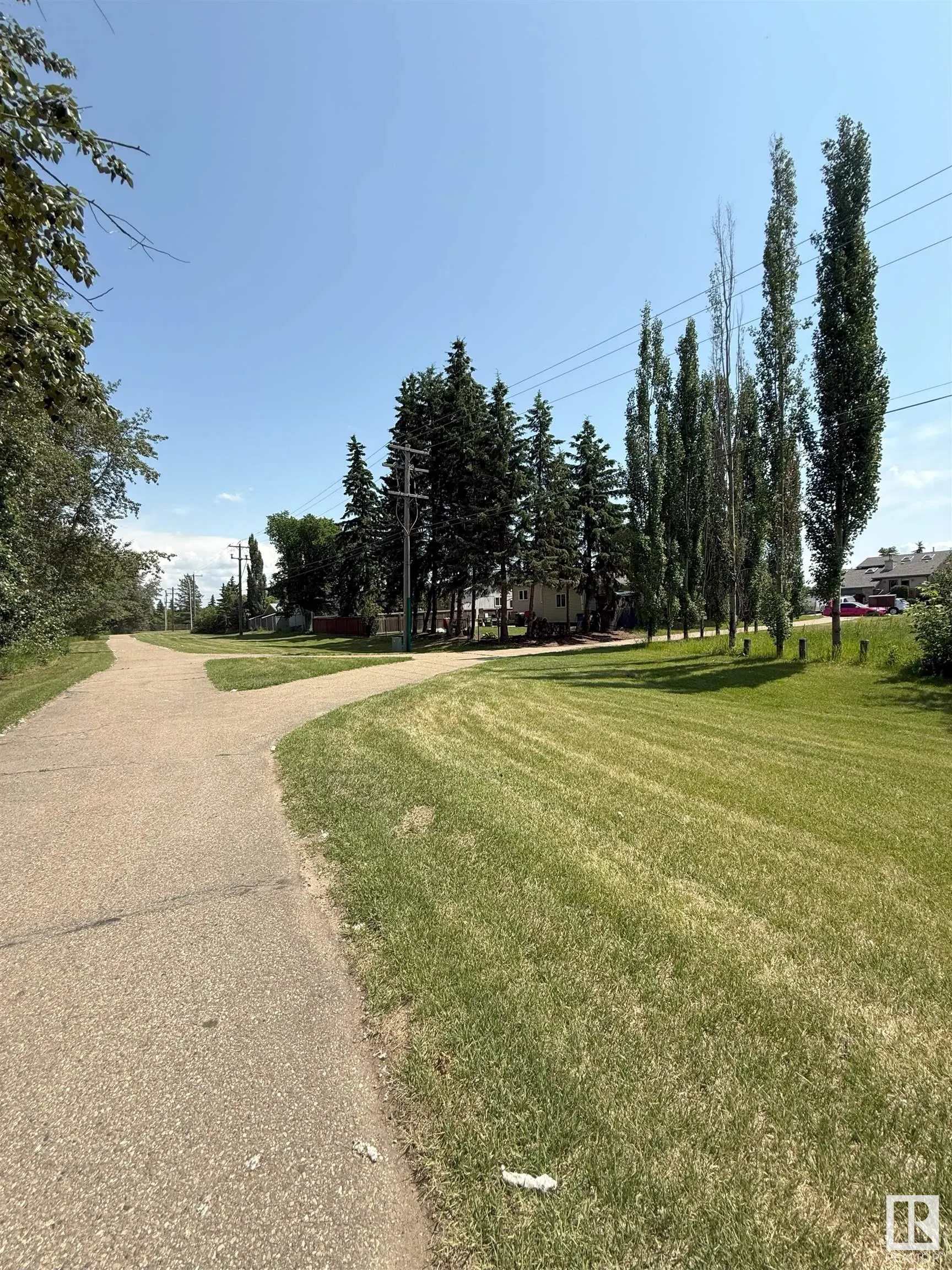 45B MCNABB Crescent