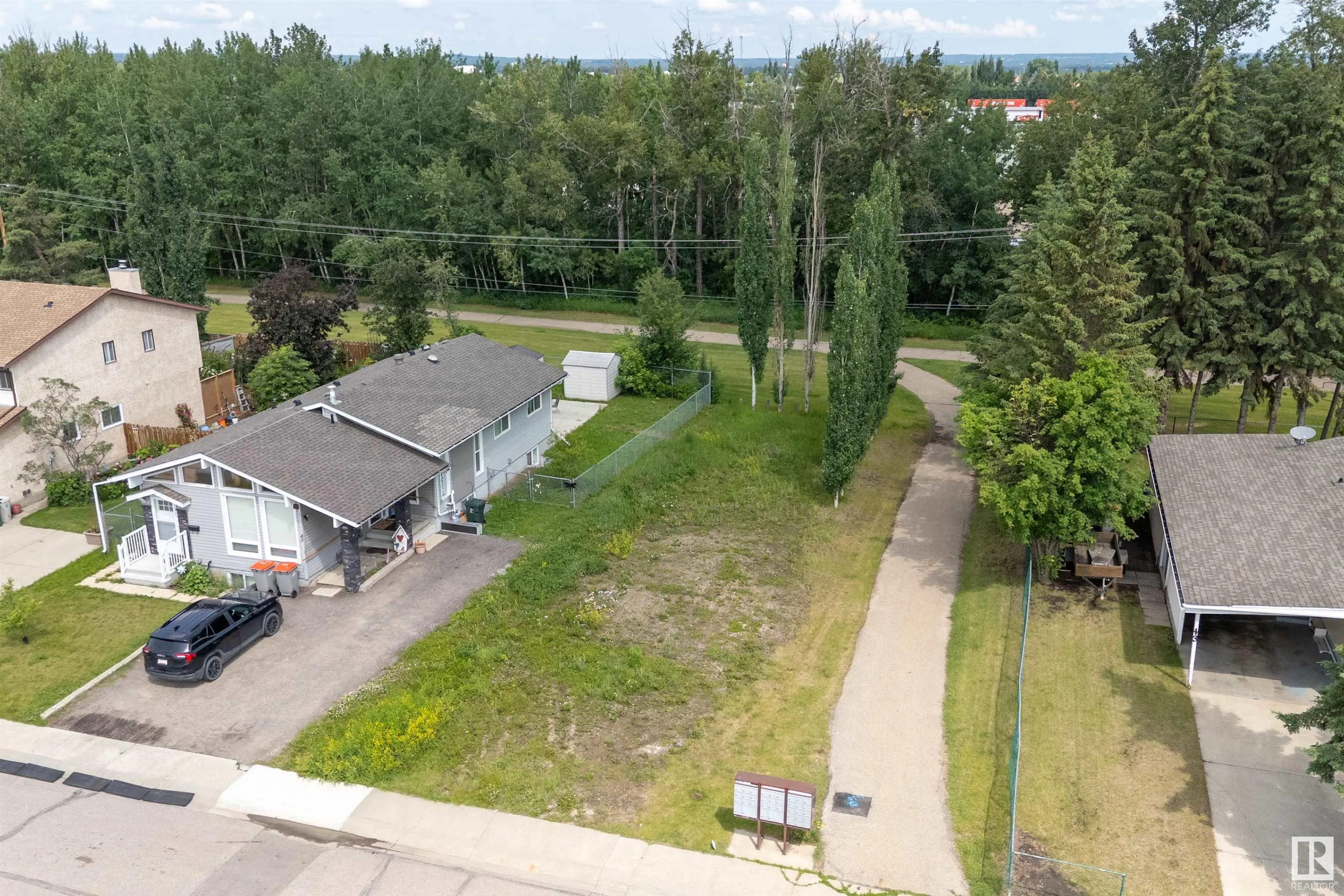 45B MCNABB Crescent
