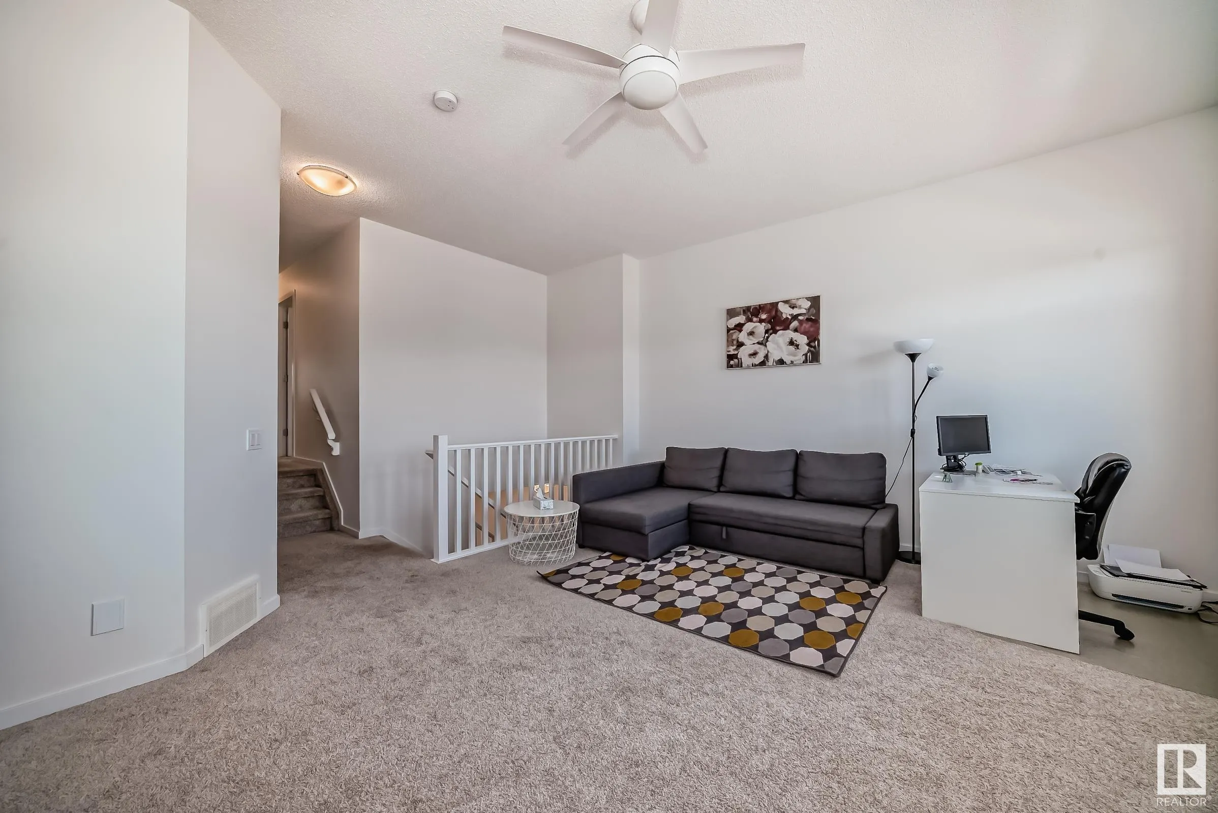 6035 ROSENTHAL Way