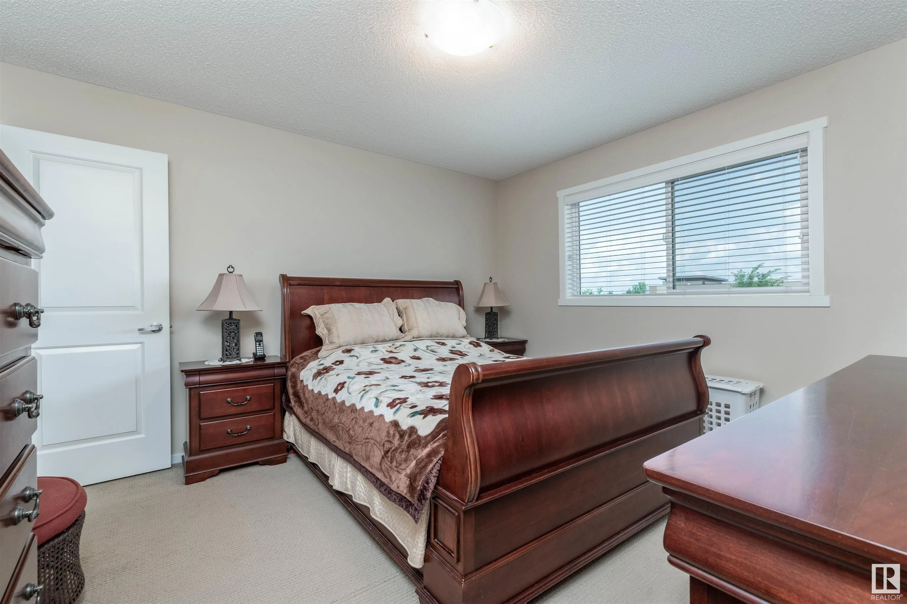 7526 ELLESMERE Way