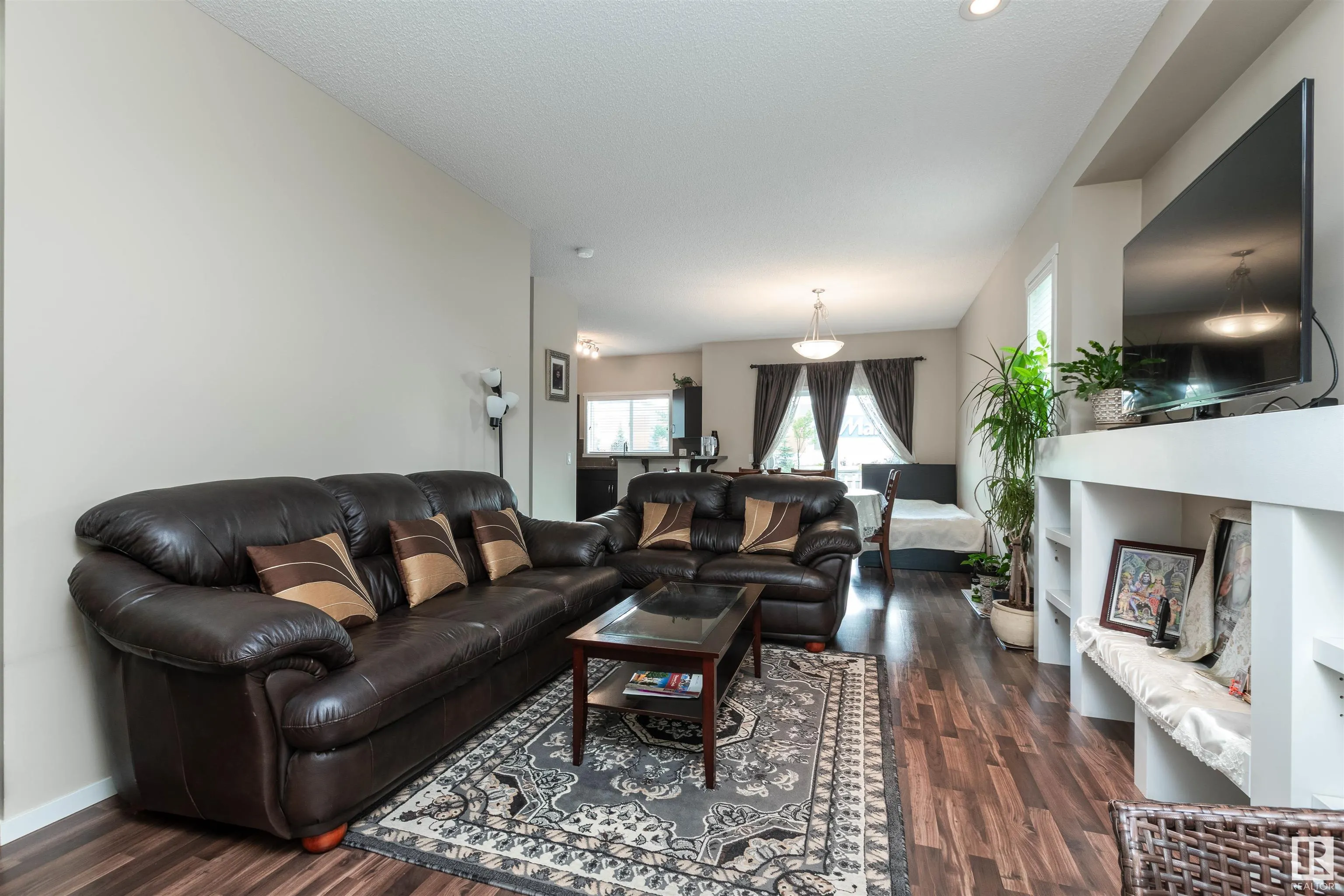 7526 ELLESMERE Way