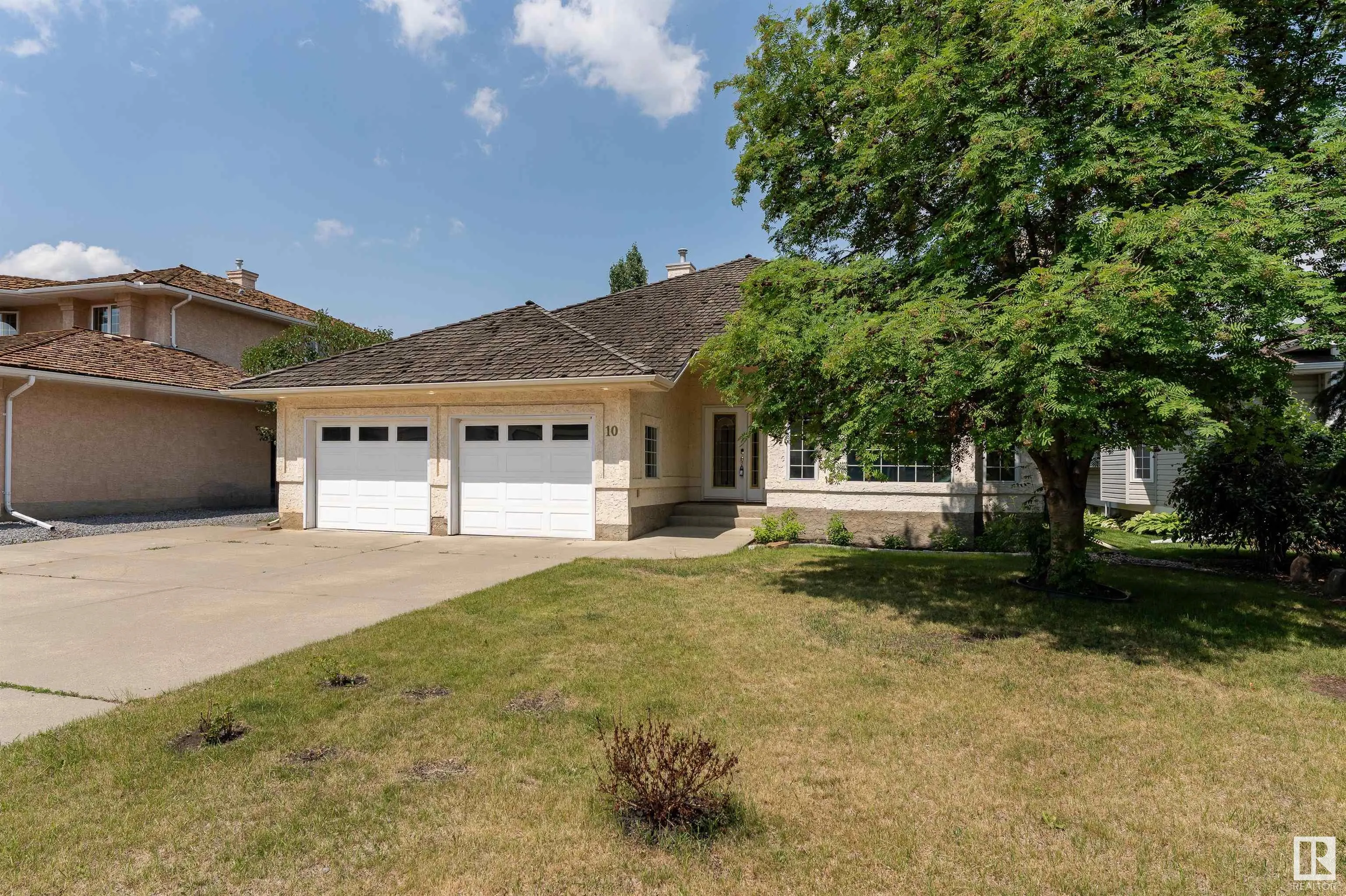 10 STONESHIRE Manor