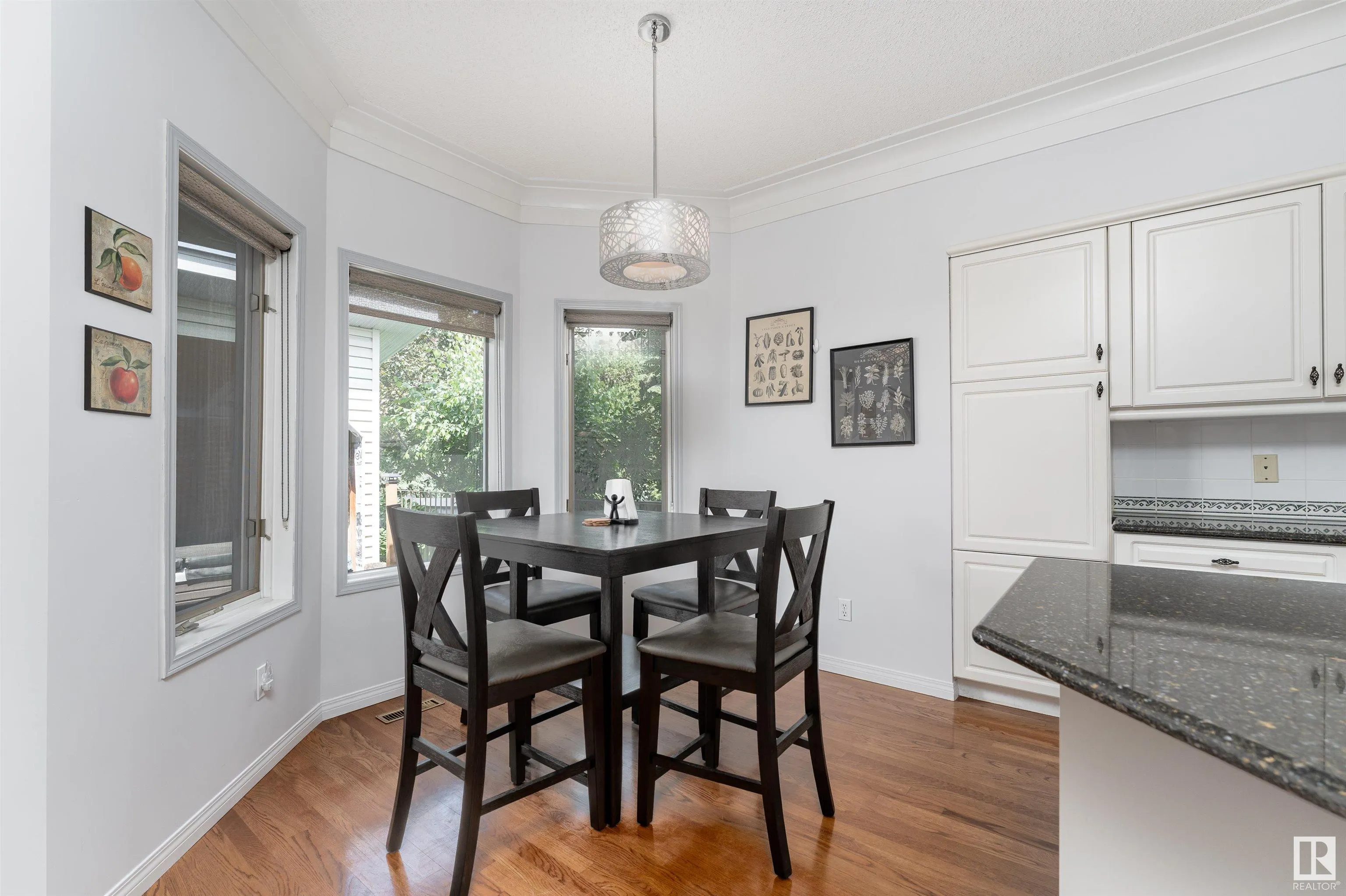 10 STONESHIRE Manor