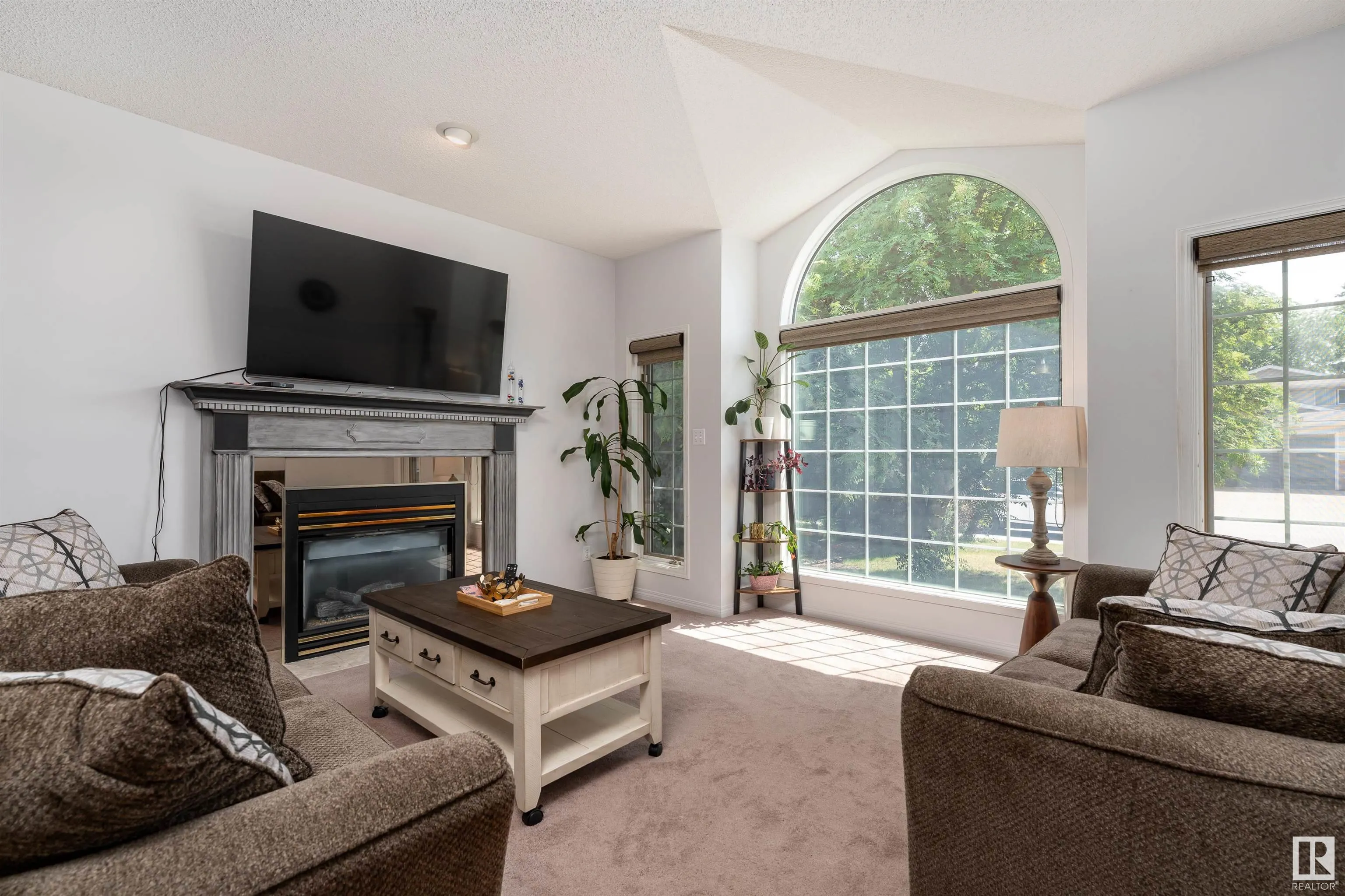 10 STONESHIRE Manor