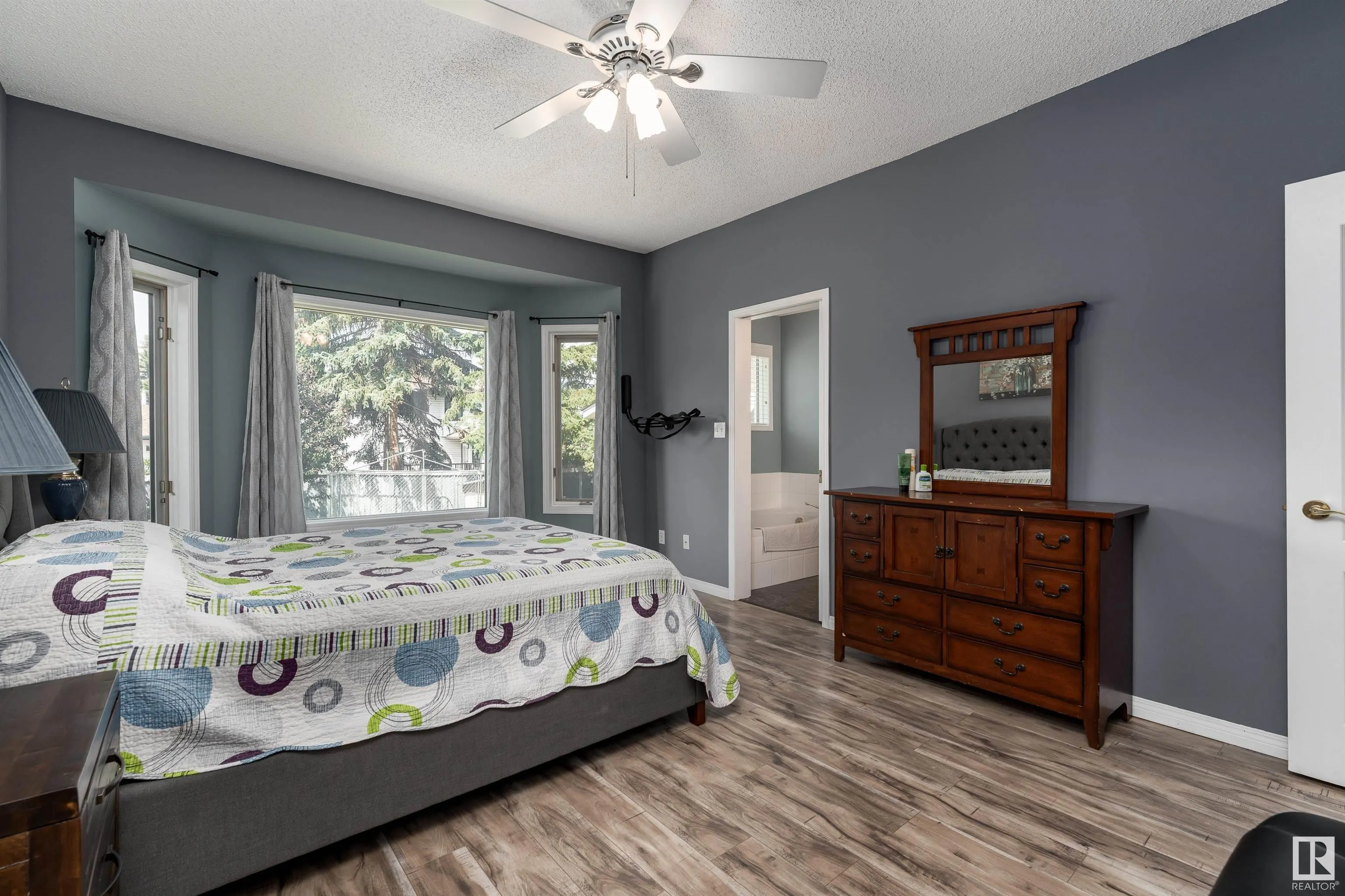 10 STONESHIRE Manor