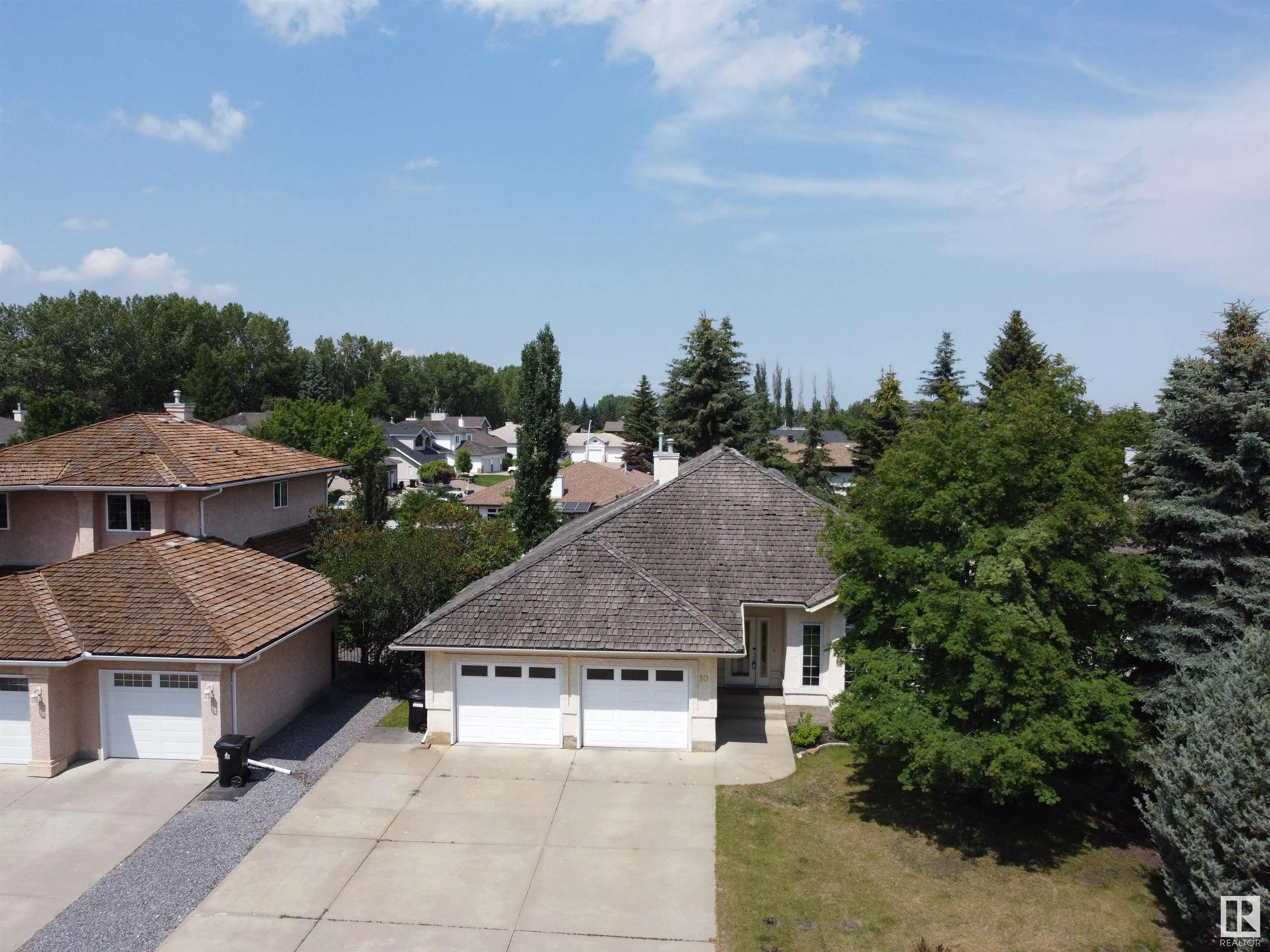 10 STONESHIRE Manor