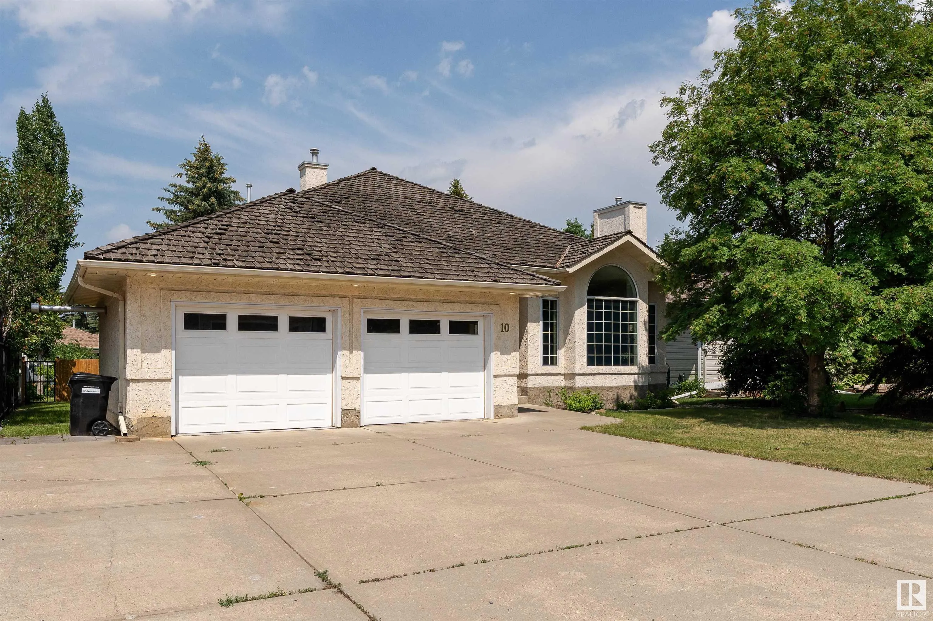 10 STONESHIRE Manor
