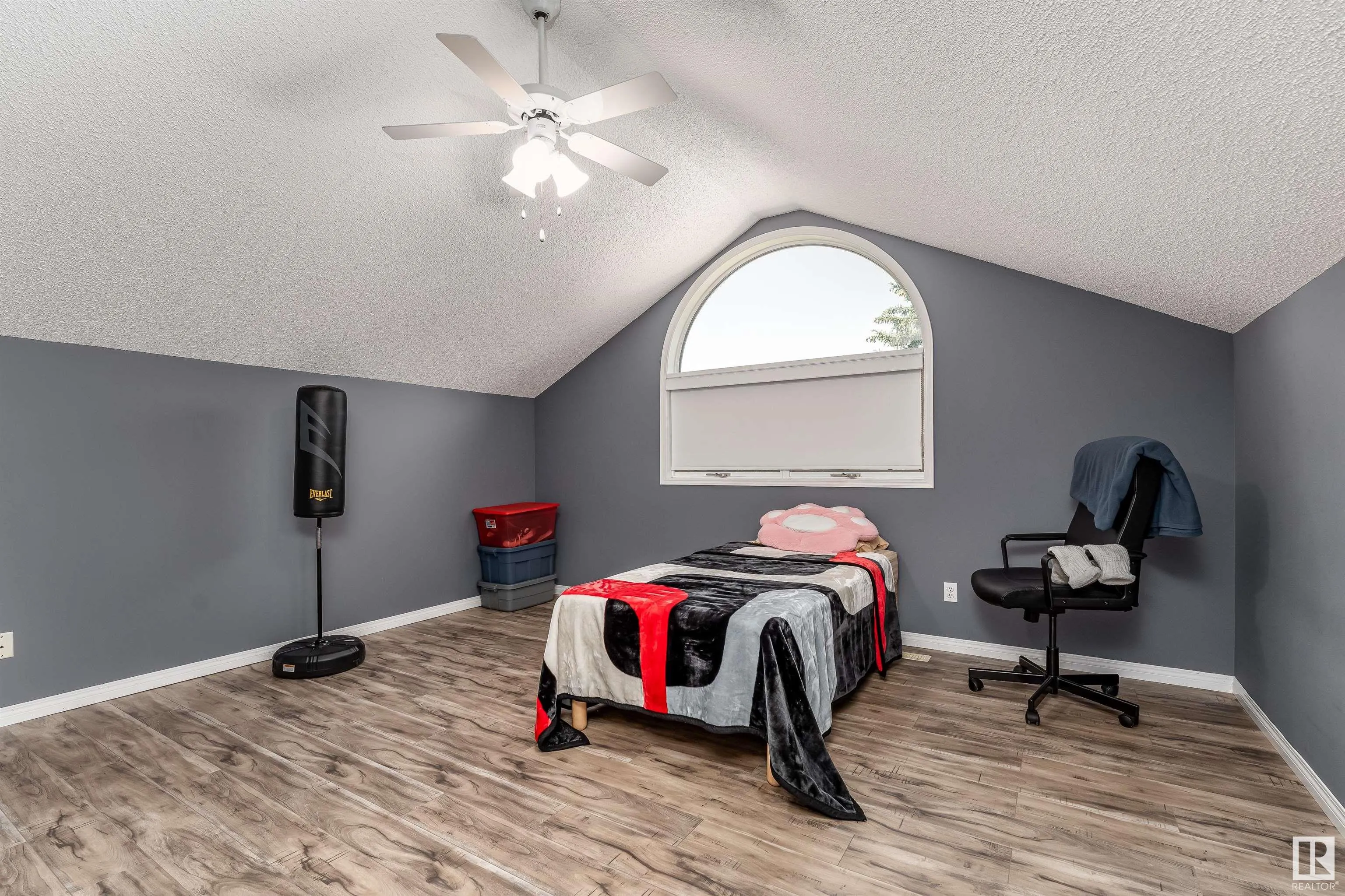 10 STONESHIRE Manor
