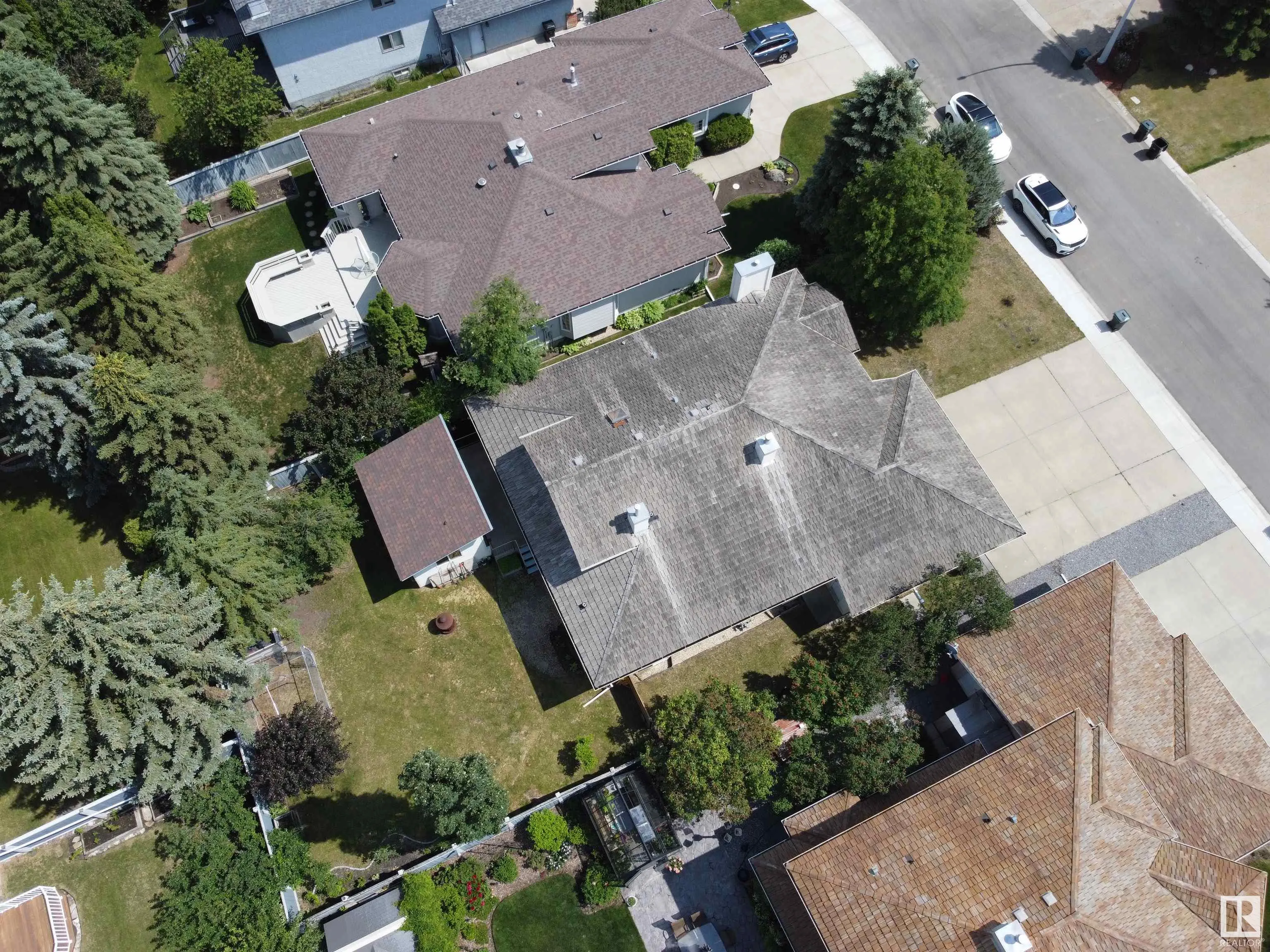 10 STONESHIRE Manor