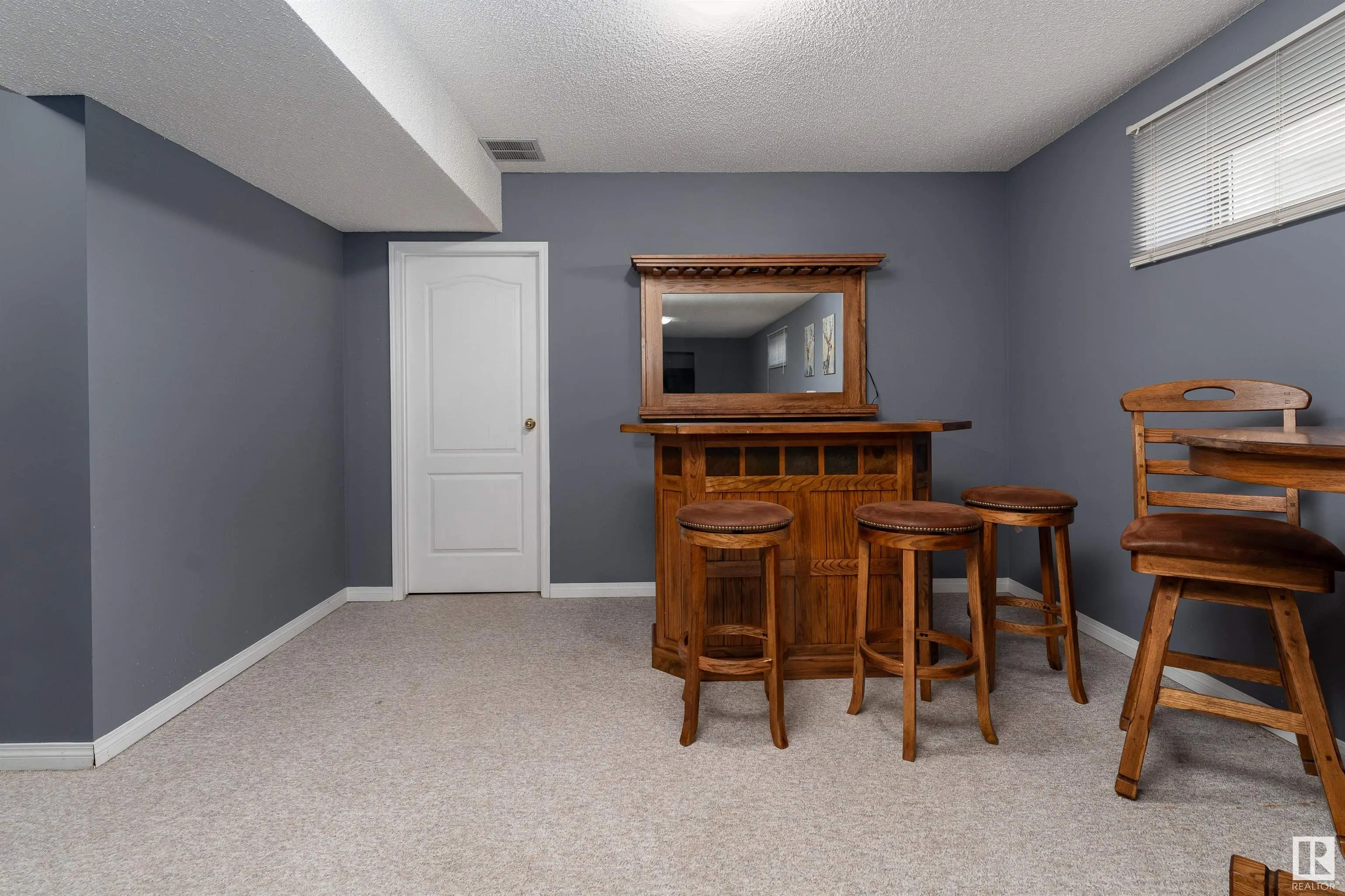 10 STONESHIRE Manor