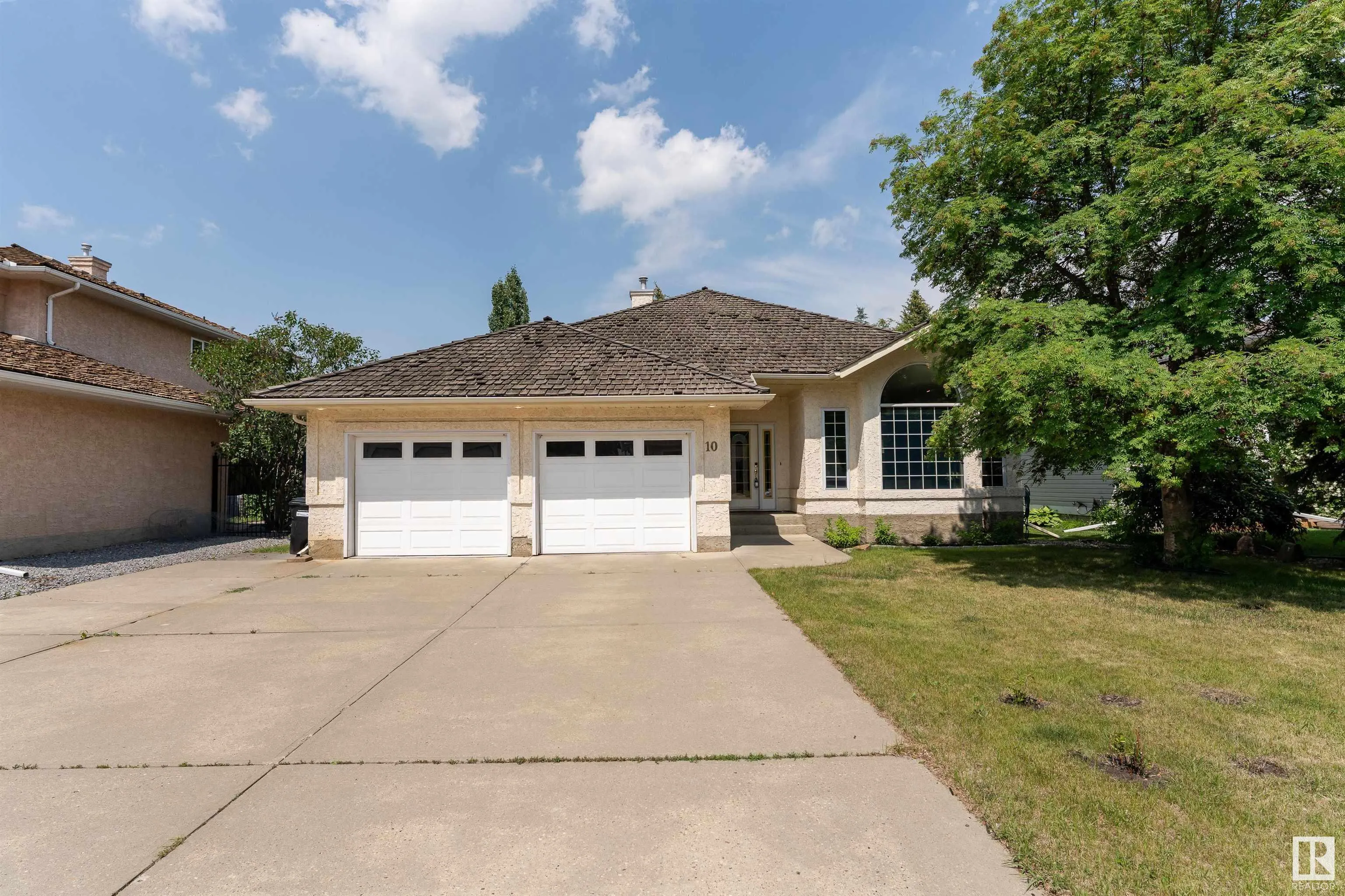 10 STONESHIRE Manor