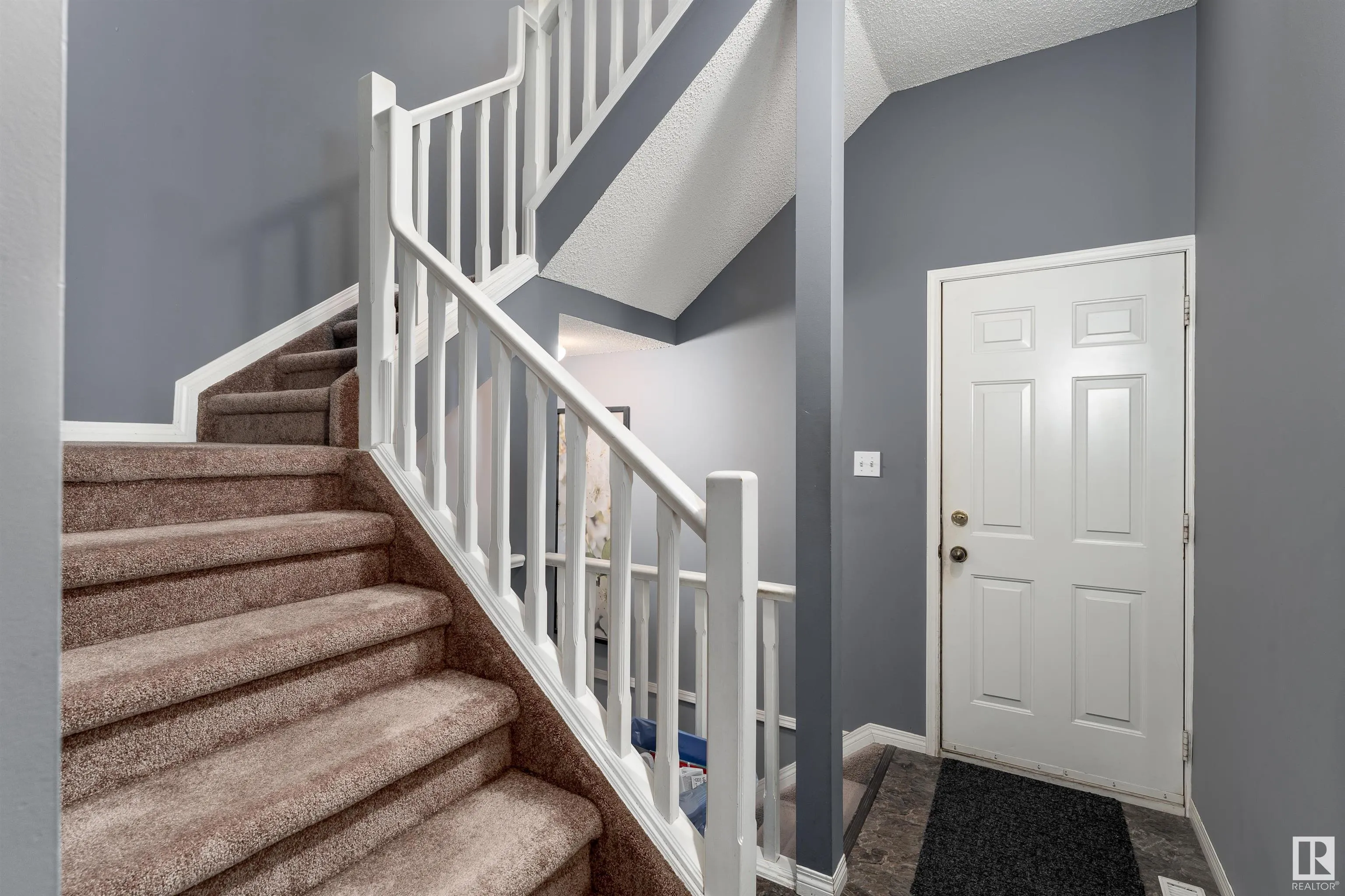 10 STONESHIRE Manor