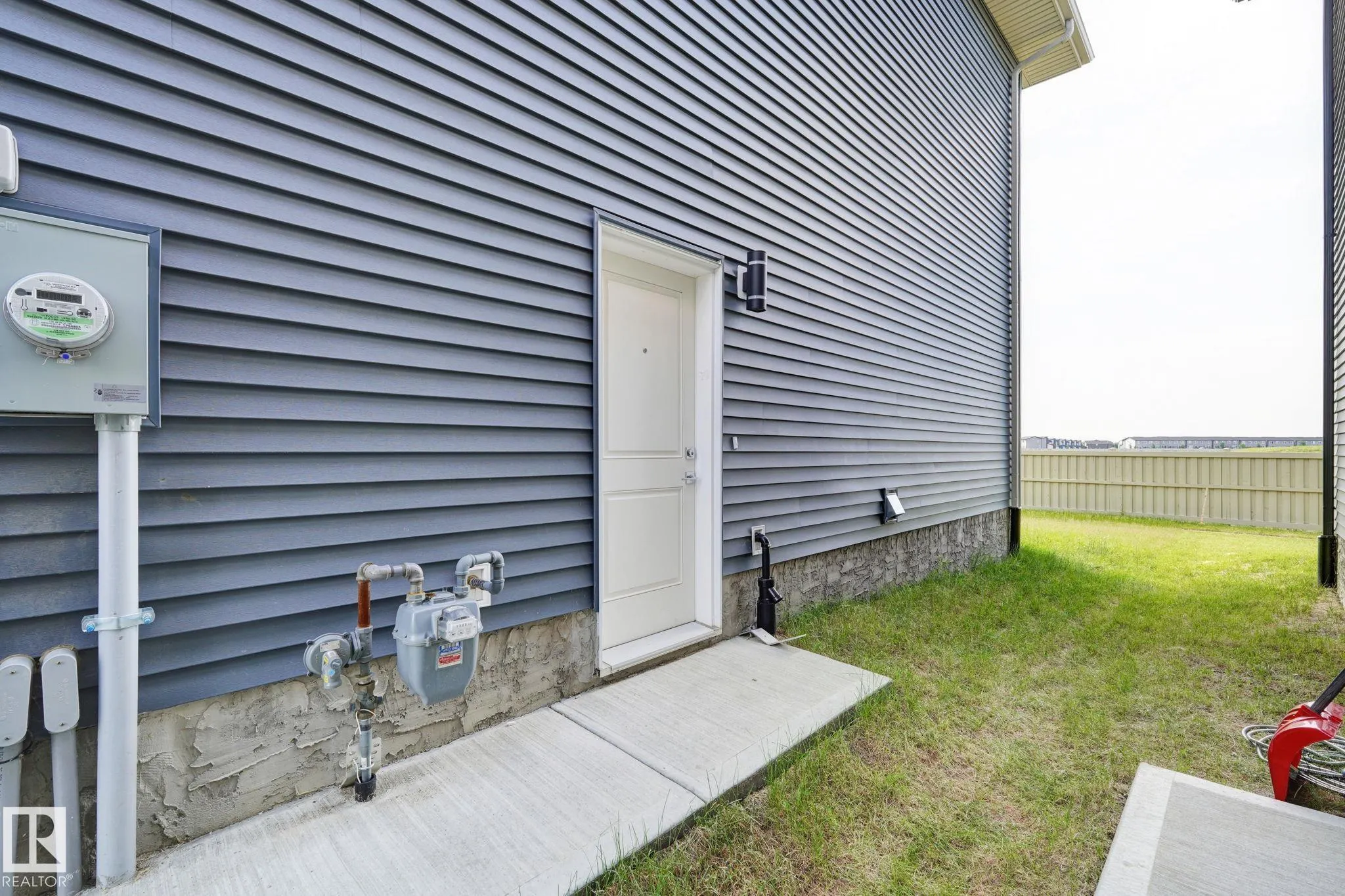107 EDGEFIELD Way