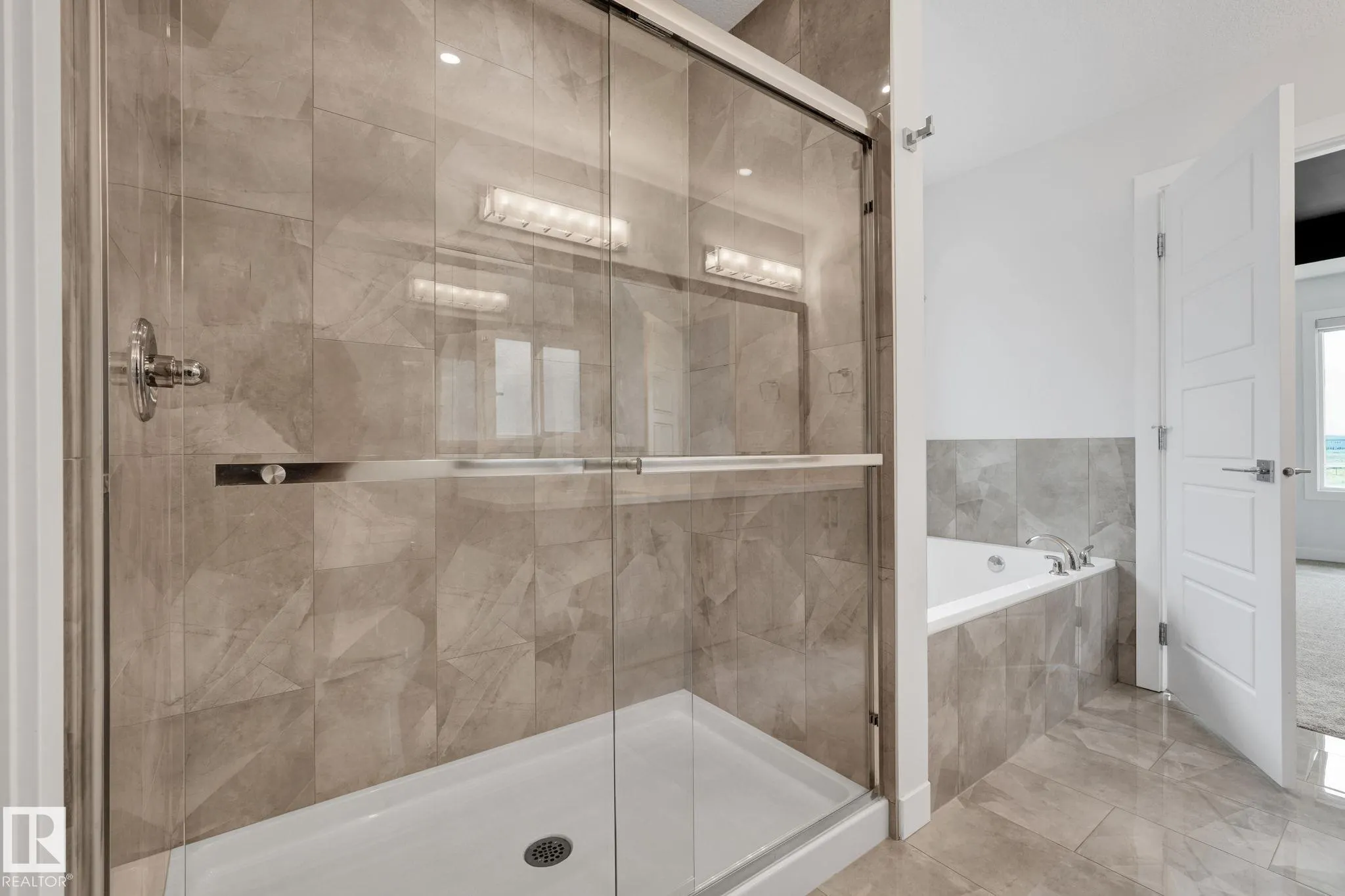 107 EDGEFIELD Way