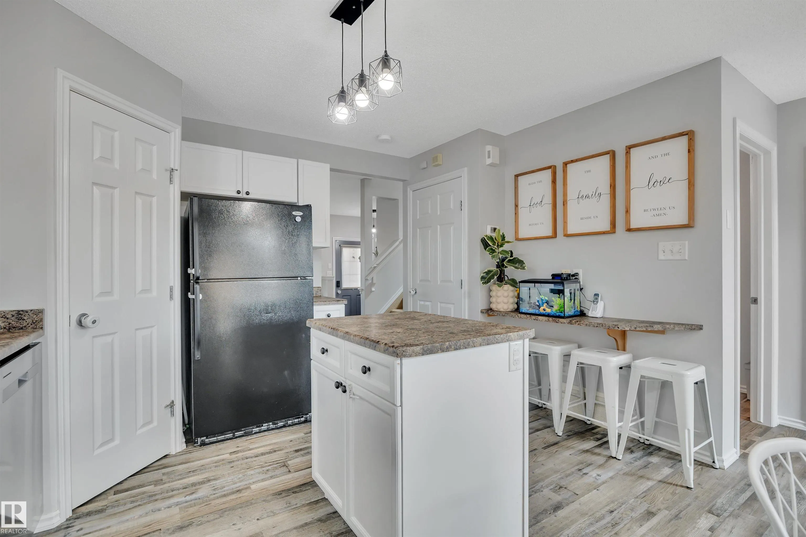 121 KEYSTONE Crescent