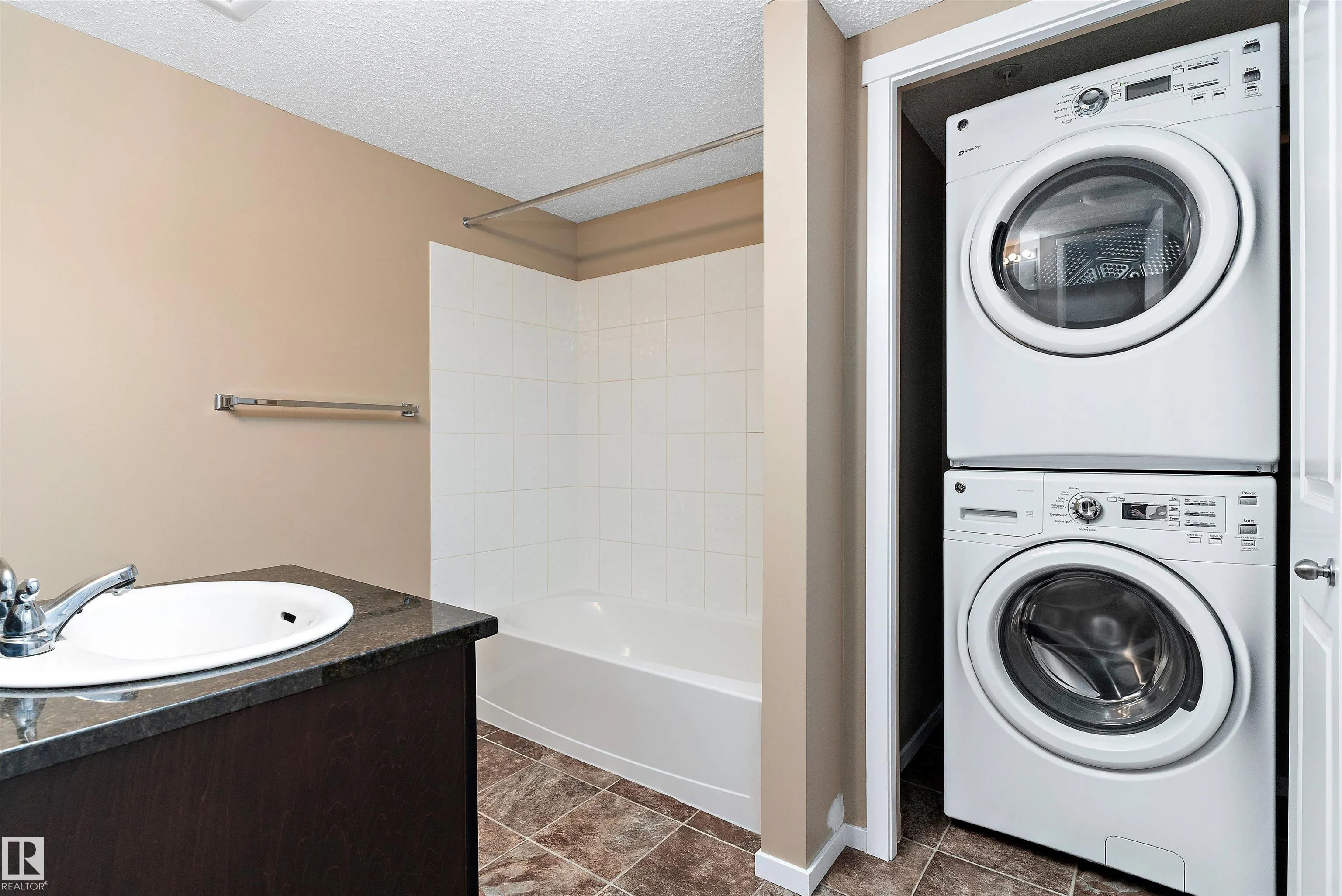 3315 JAMES MOWATT Trail