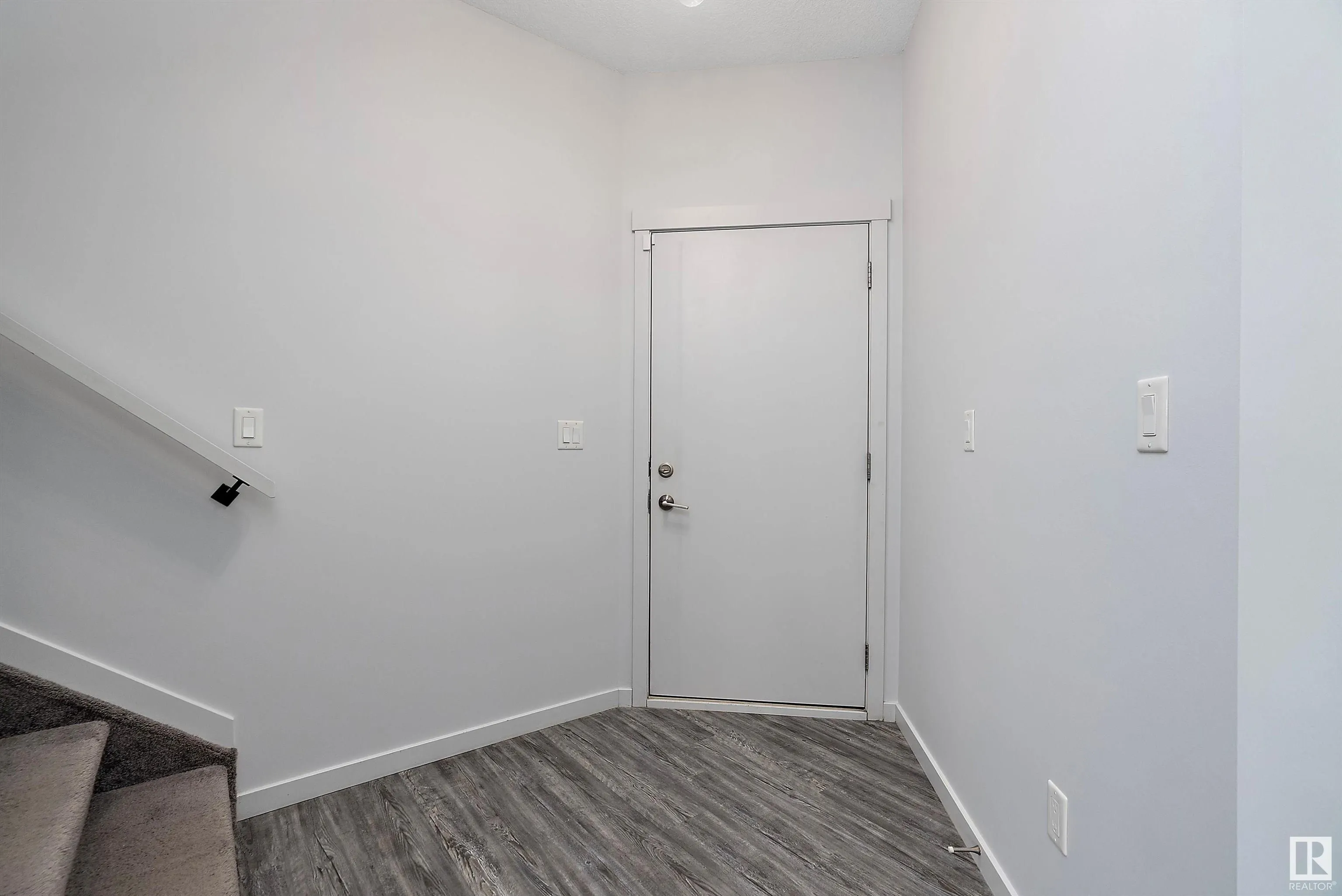 50 EDINBURGH CRT