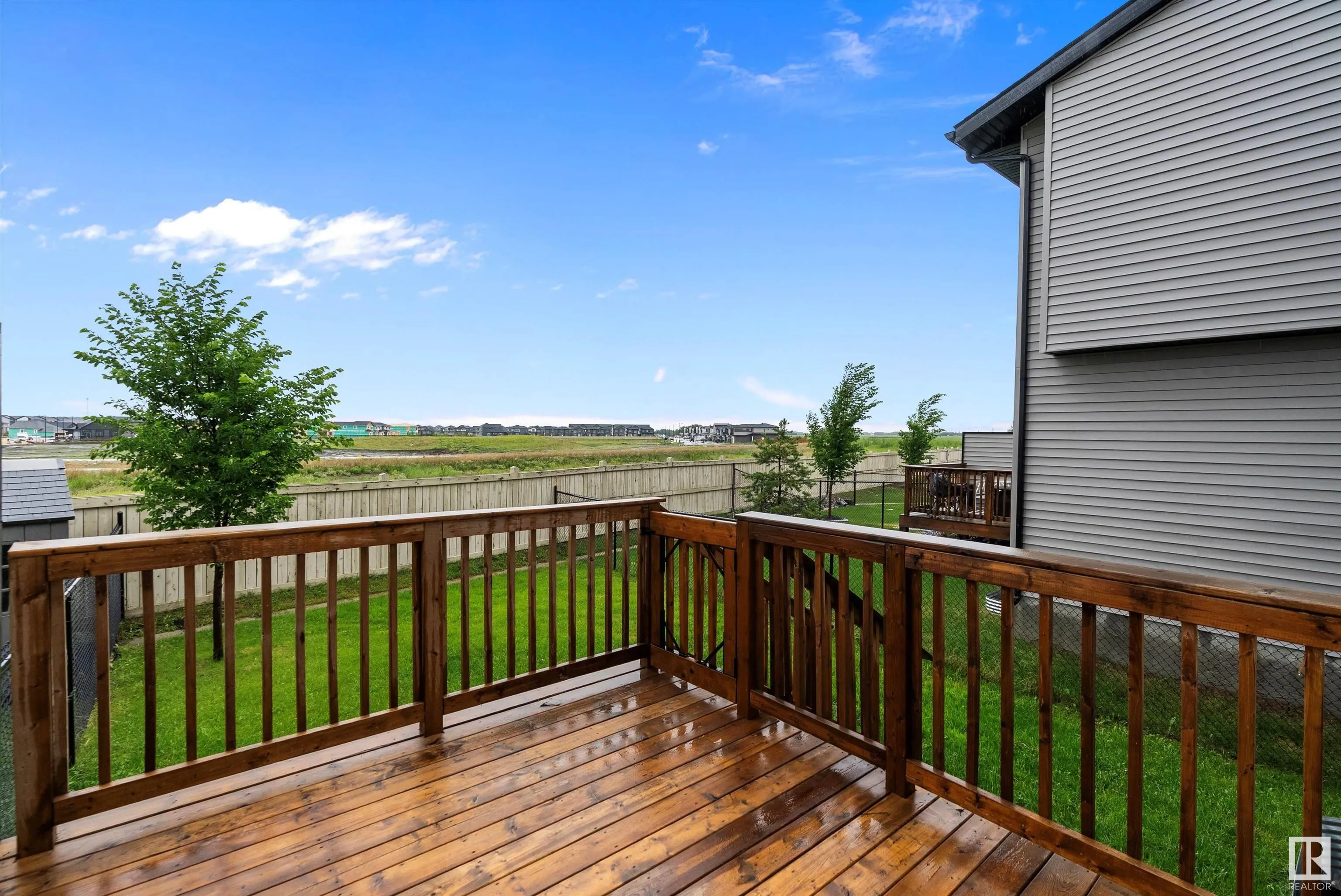 50 EDINBURGH CRT