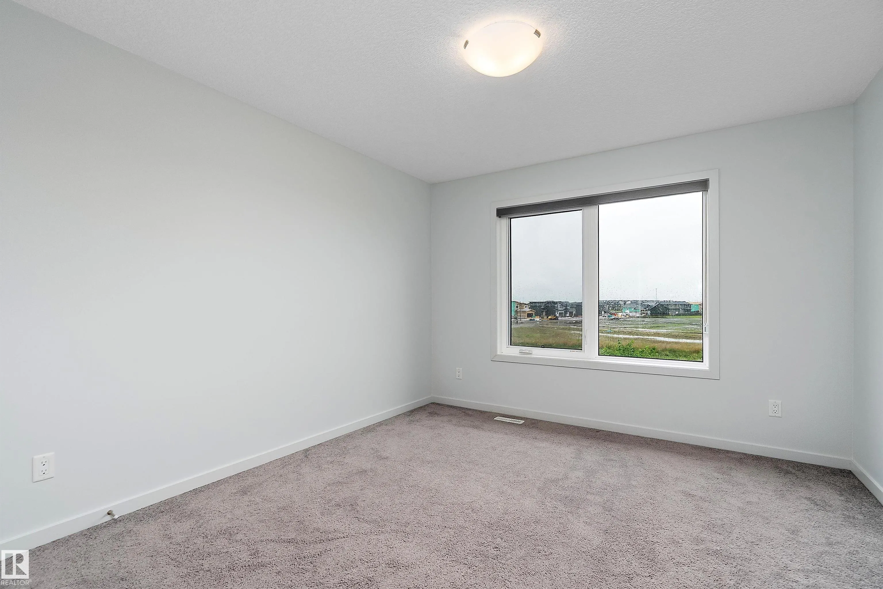 50 EDINBURGH CRT