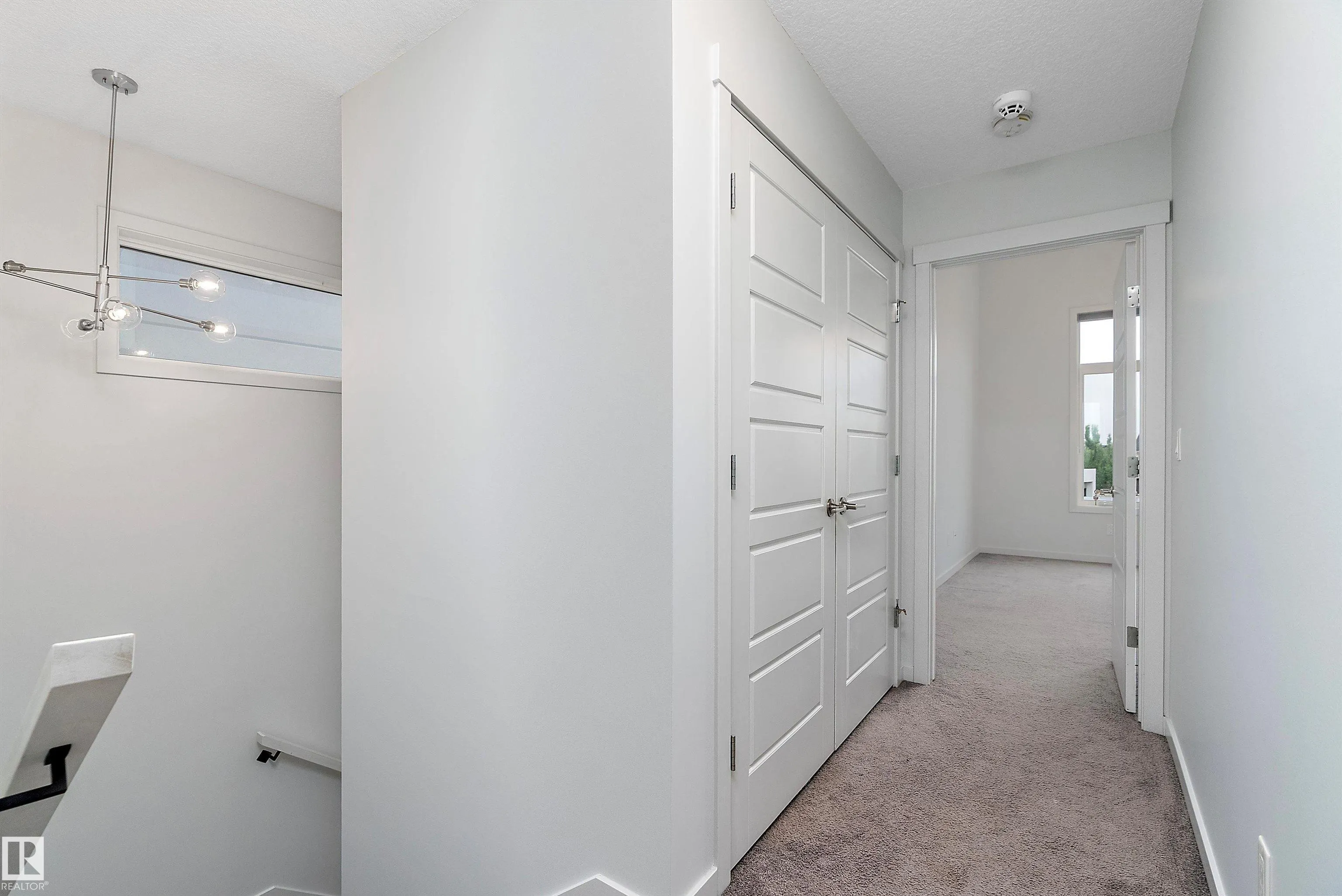 50 EDINBURGH CRT