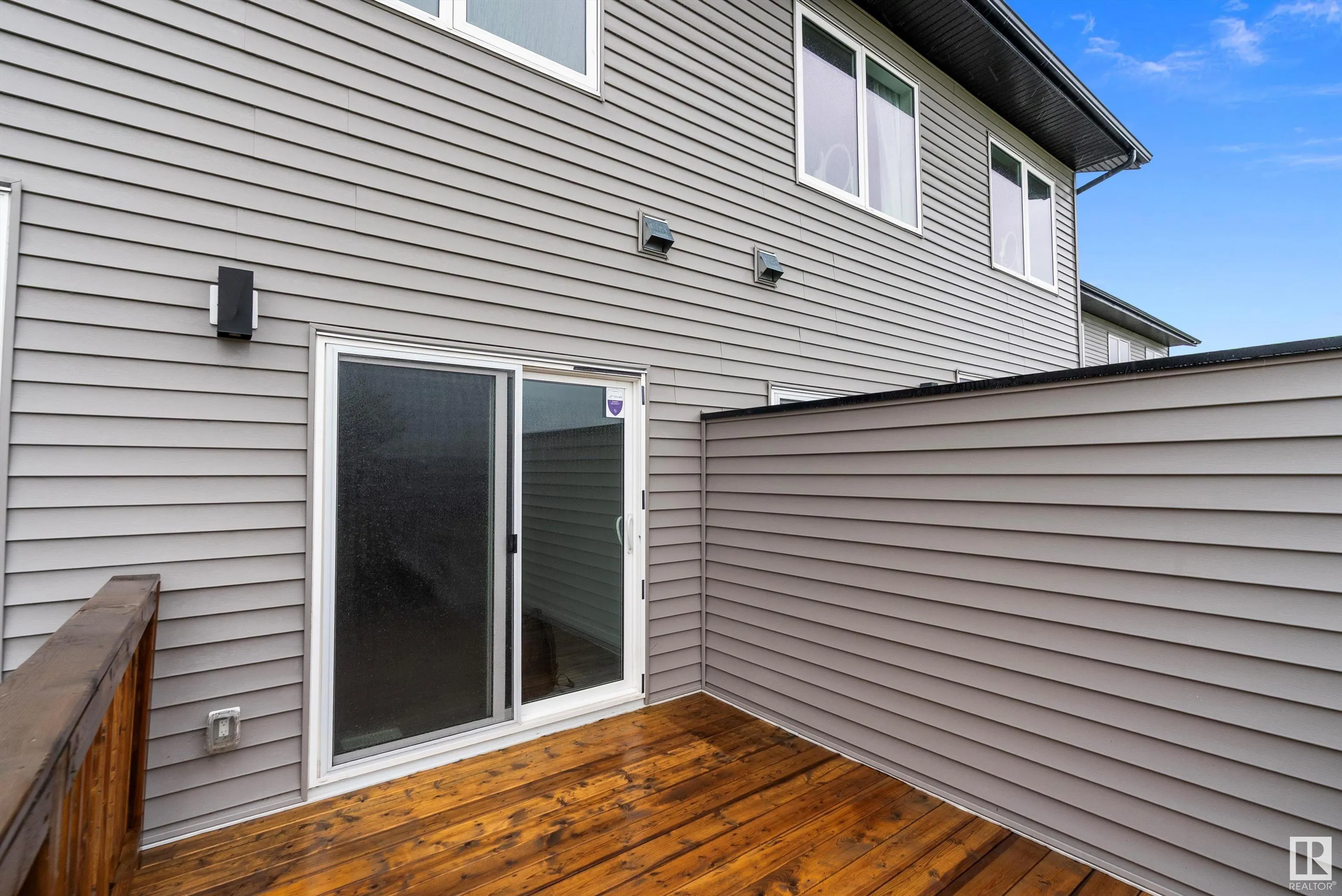 50 EDINBURGH CRT