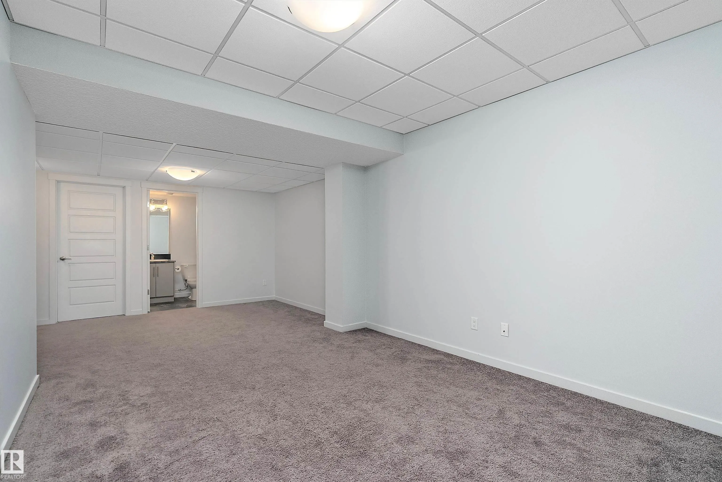 50 EDINBURGH CRT