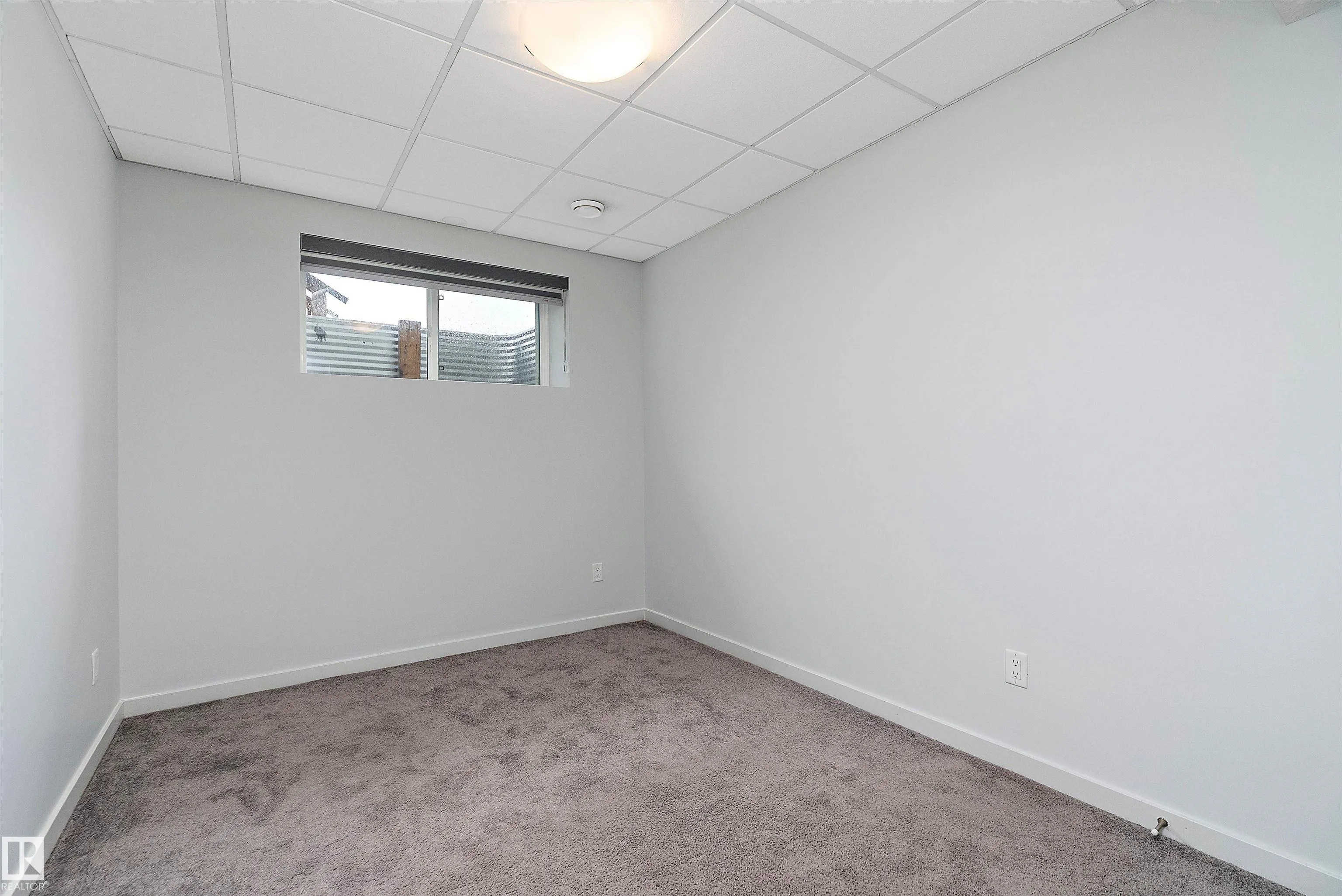 50 EDINBURGH CRT