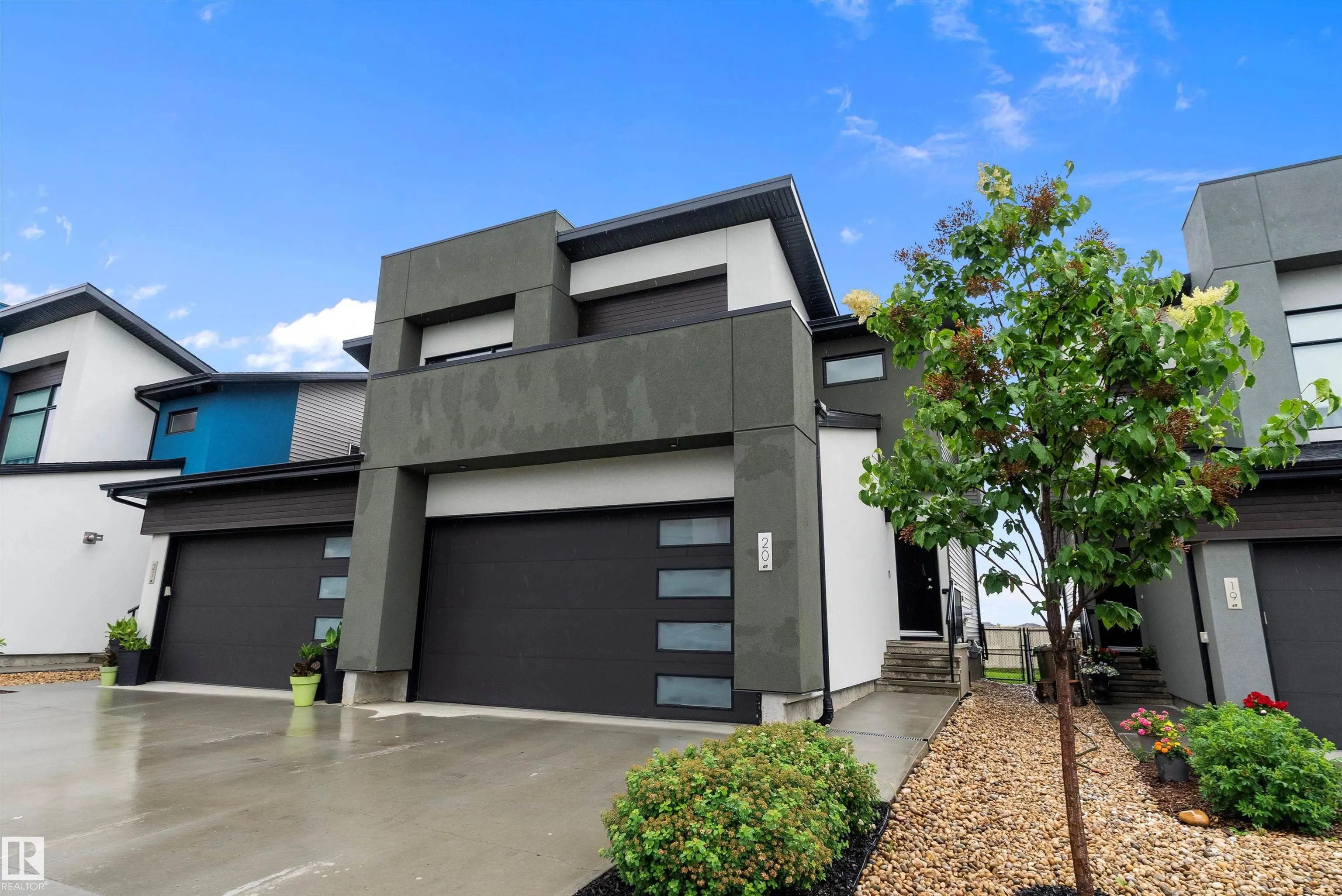 50 EDINBURGH CRT