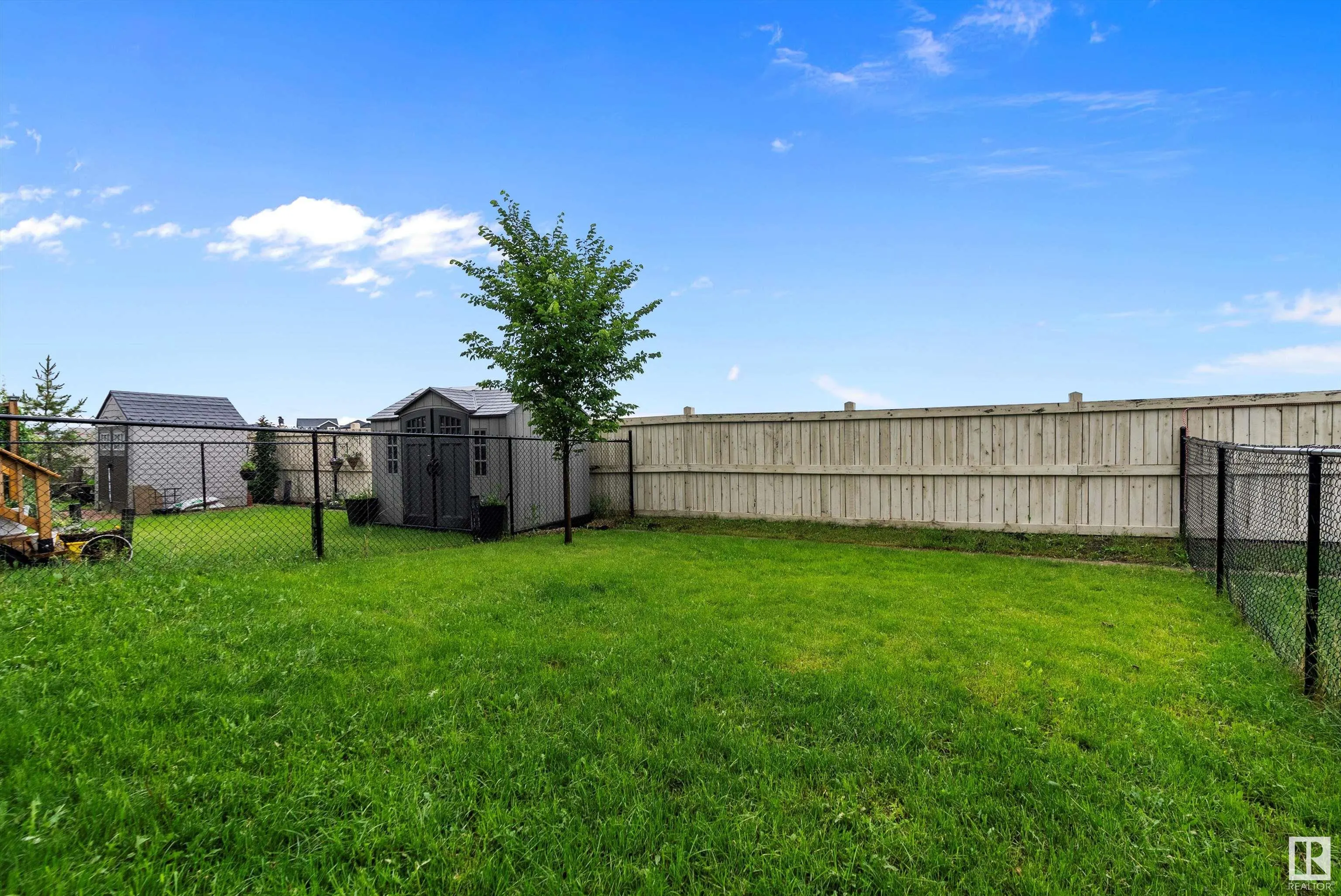 50 EDINBURGH CRT