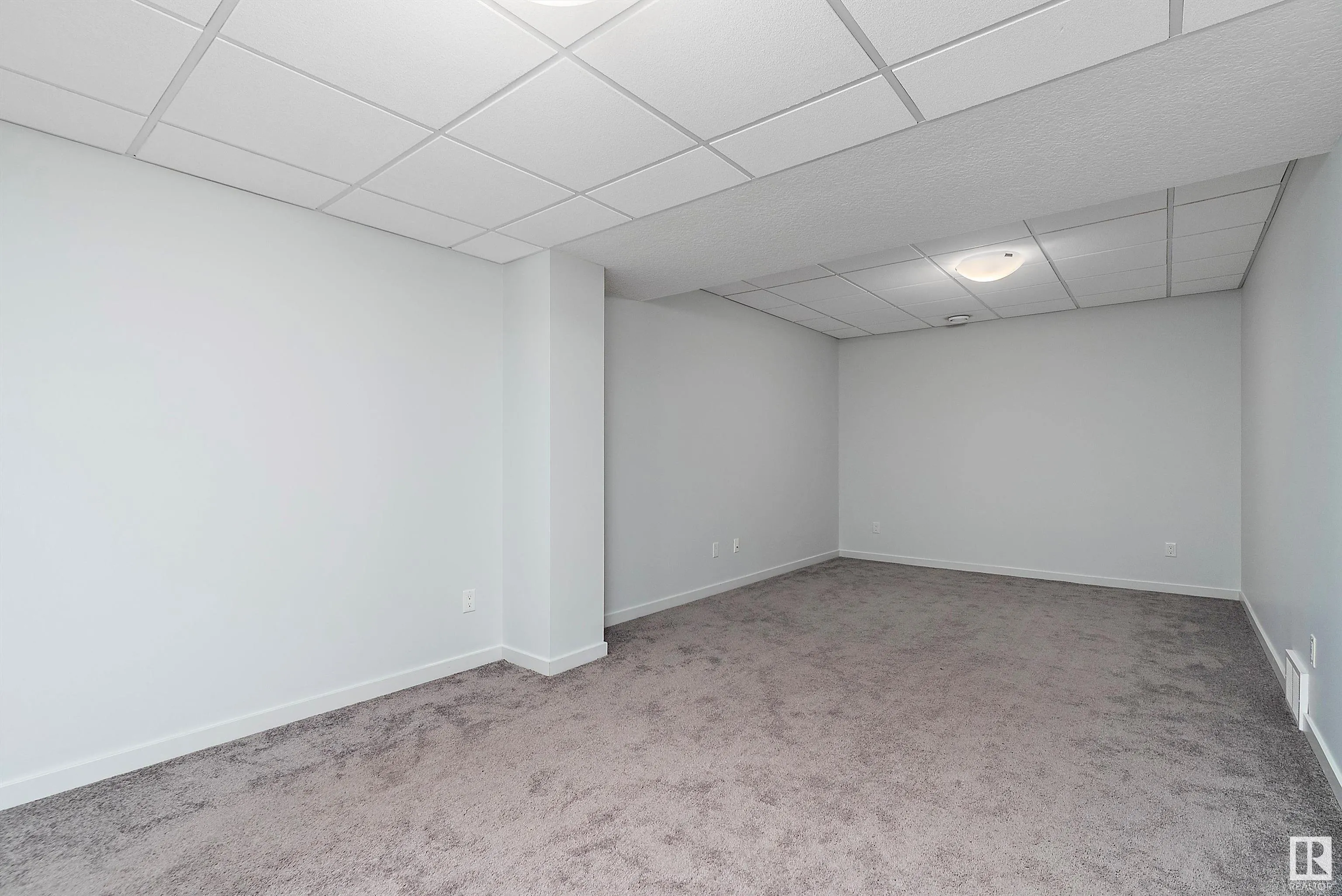 50 EDINBURGH CRT