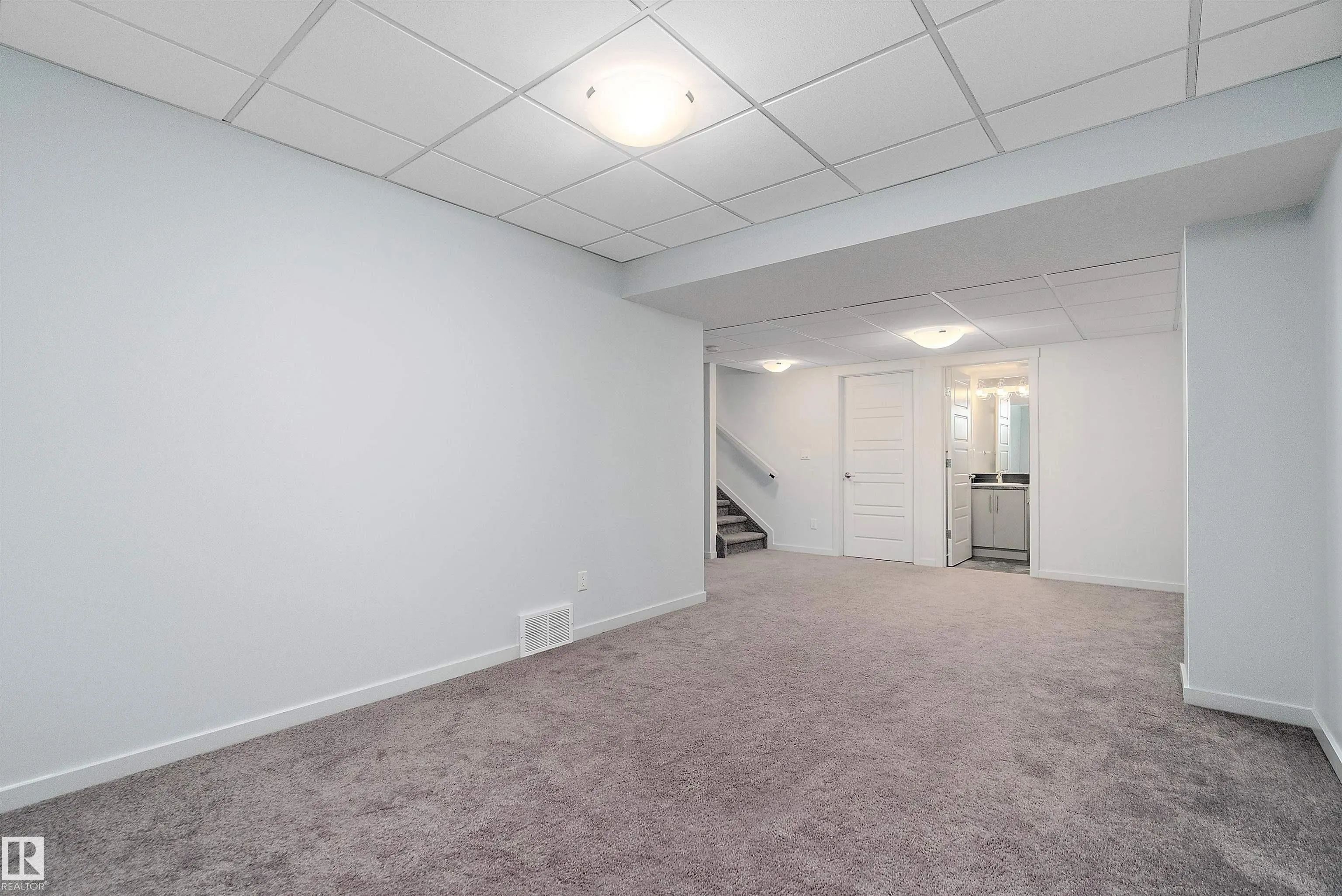 50 EDINBURGH CRT