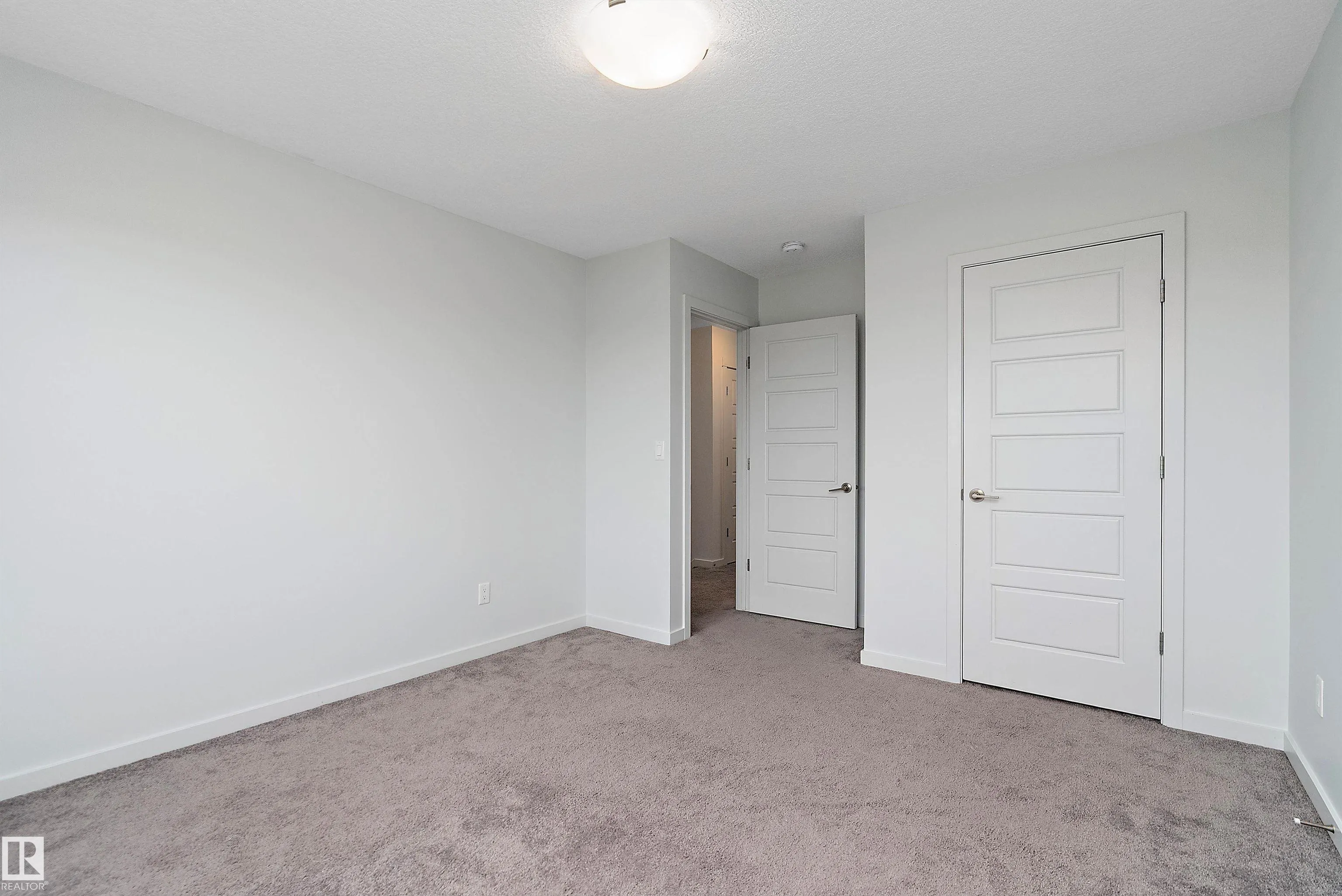 50 EDINBURGH CRT