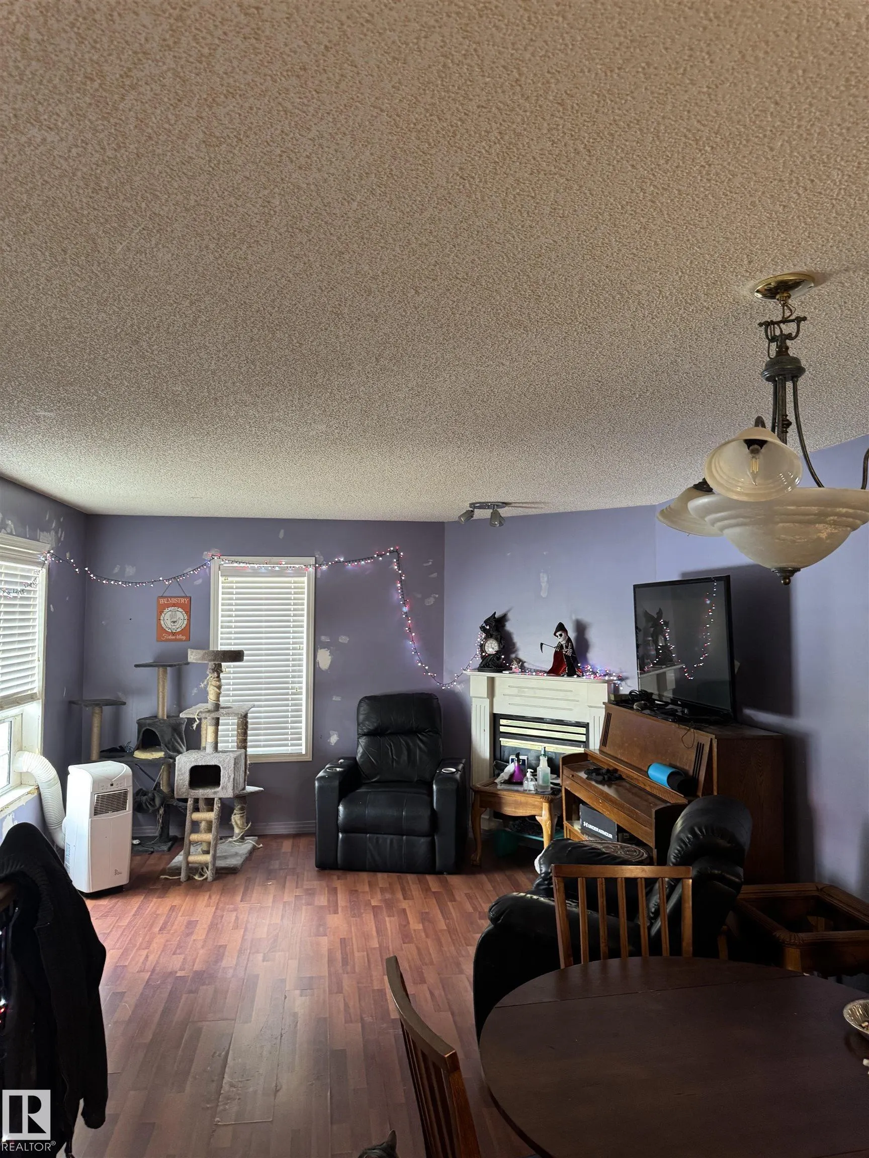 9906A SHERRIDON DR