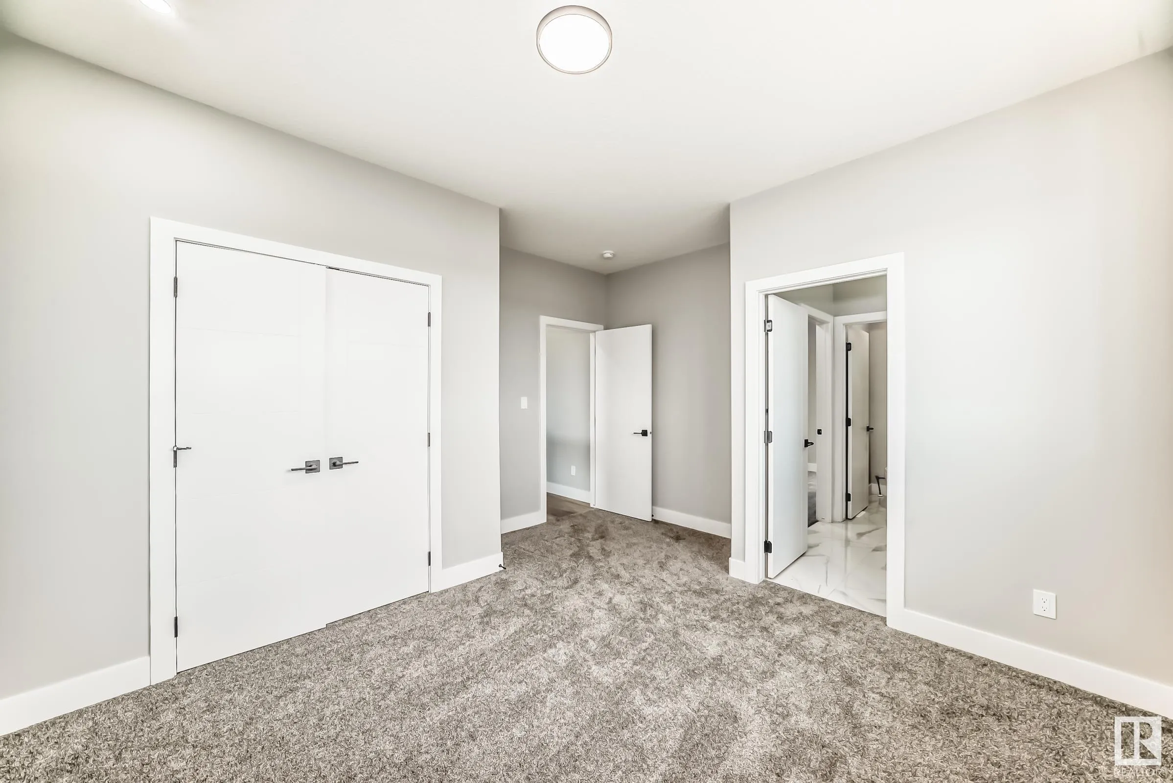 128 EDGEWATER Circle