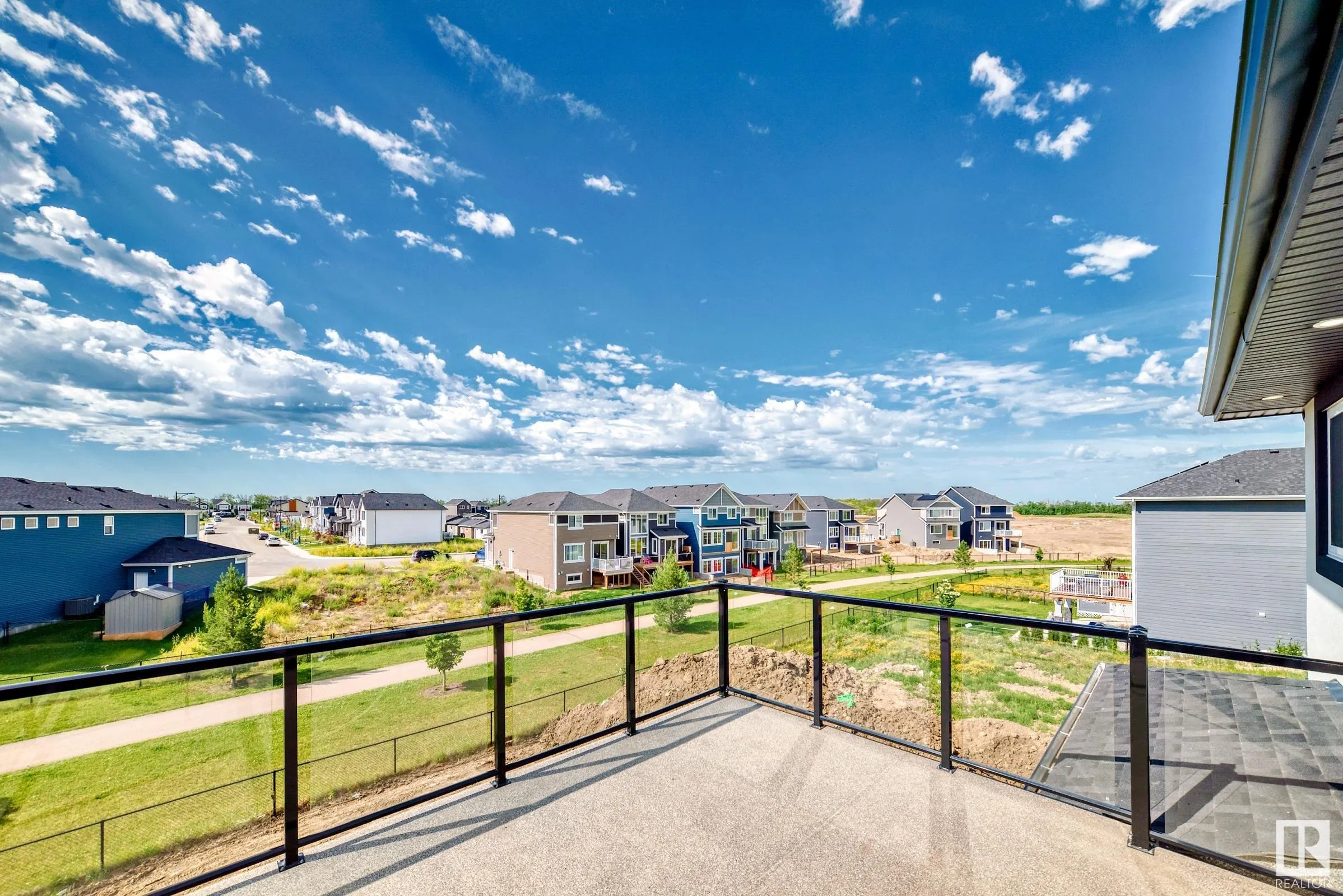 128 EDGEWATER Circle