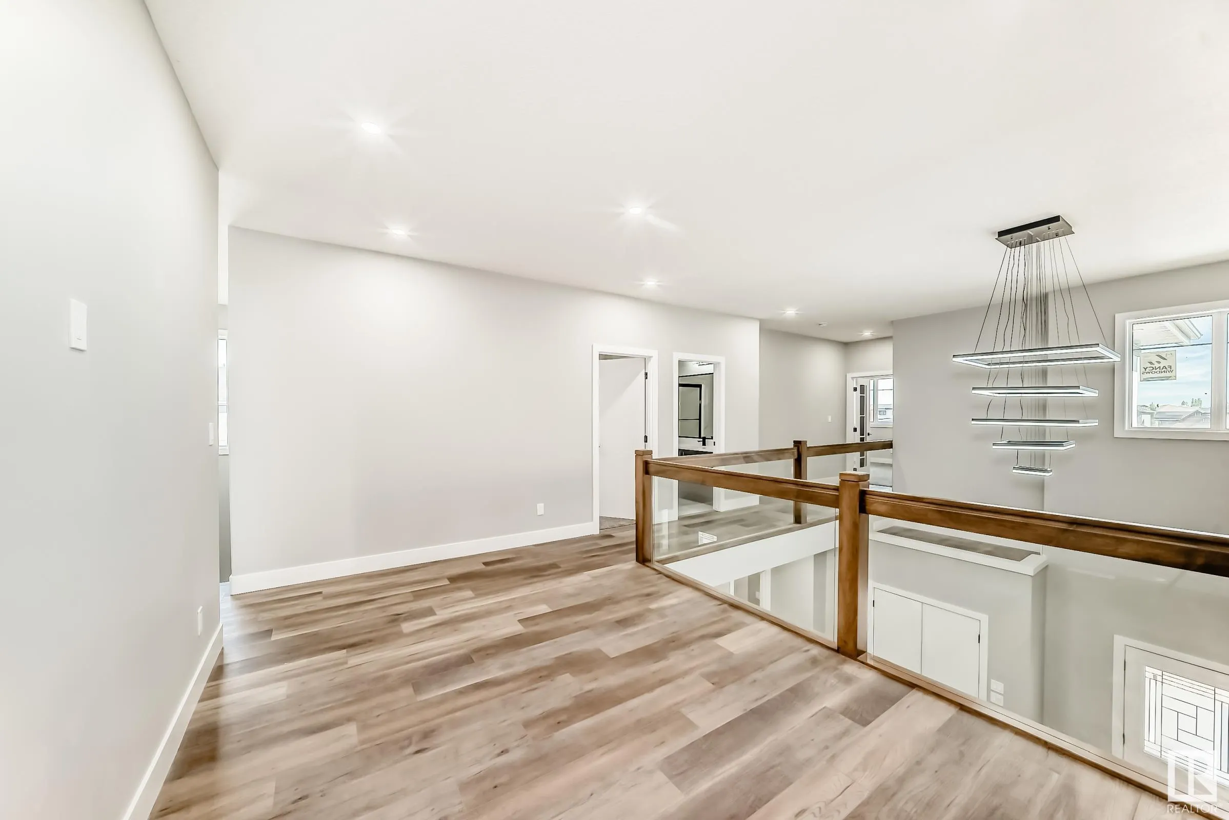 128 EDGEWATER Circle