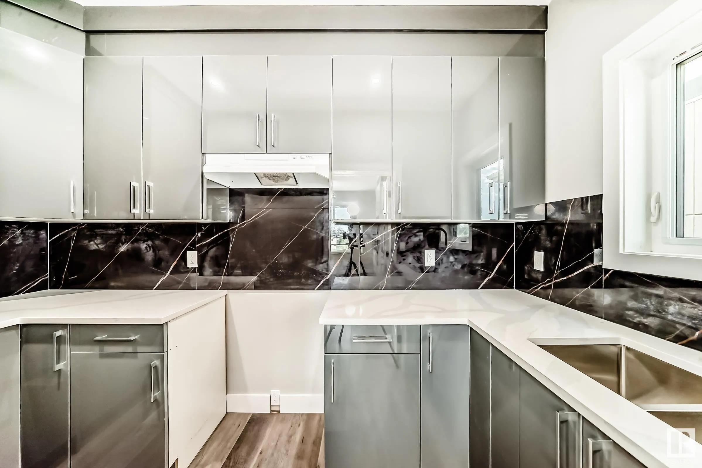 128 EDGEWATER Circle