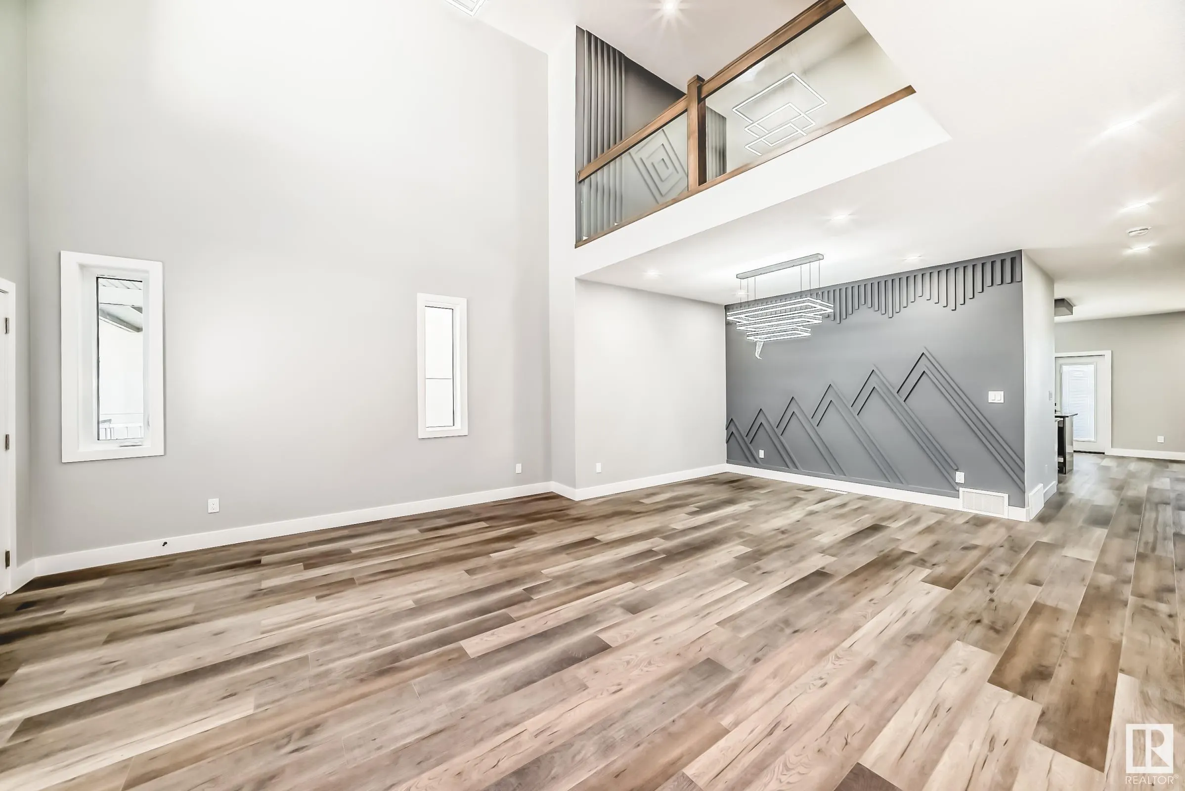 128 EDGEWATER Circle