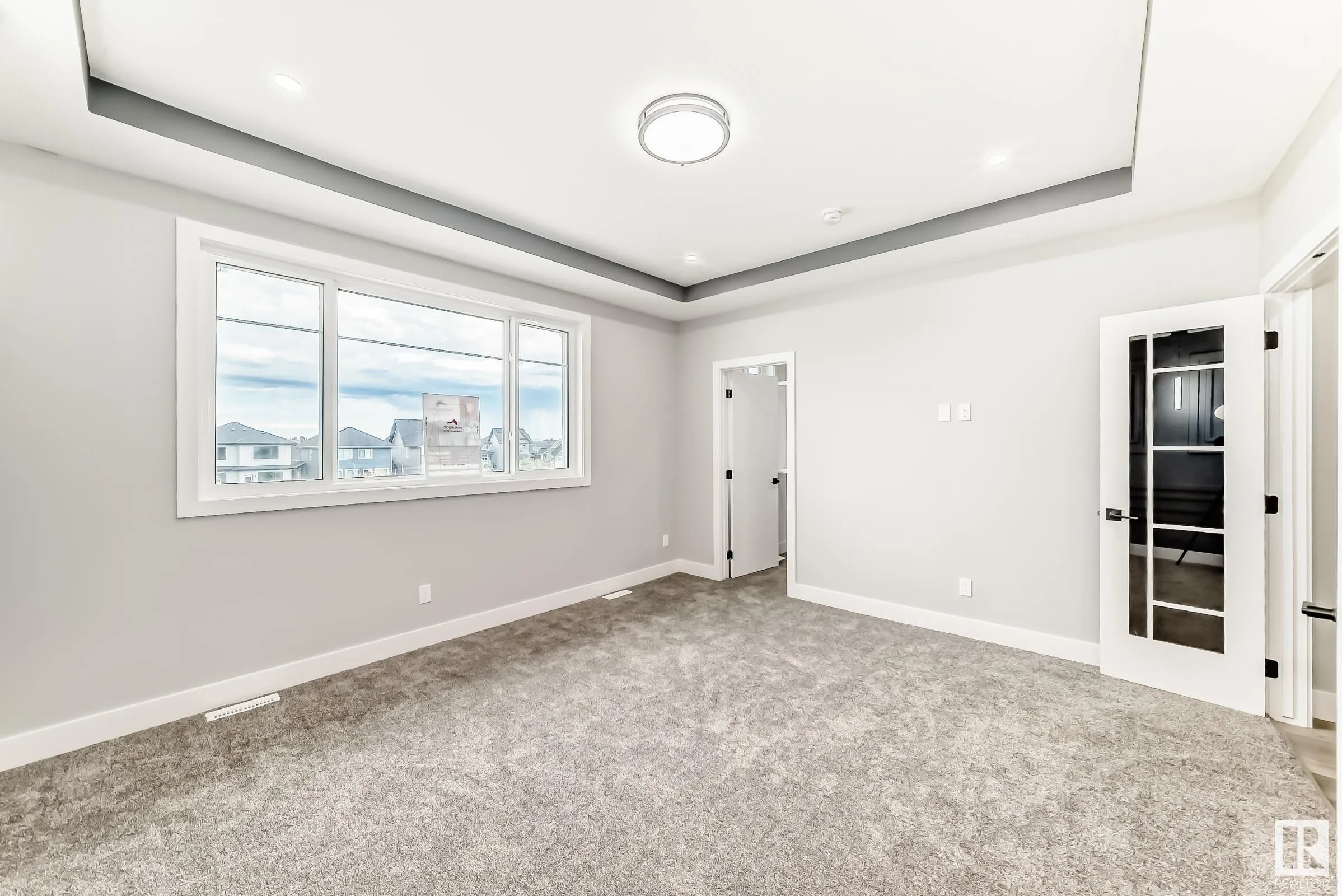 128 EDGEWATER Circle