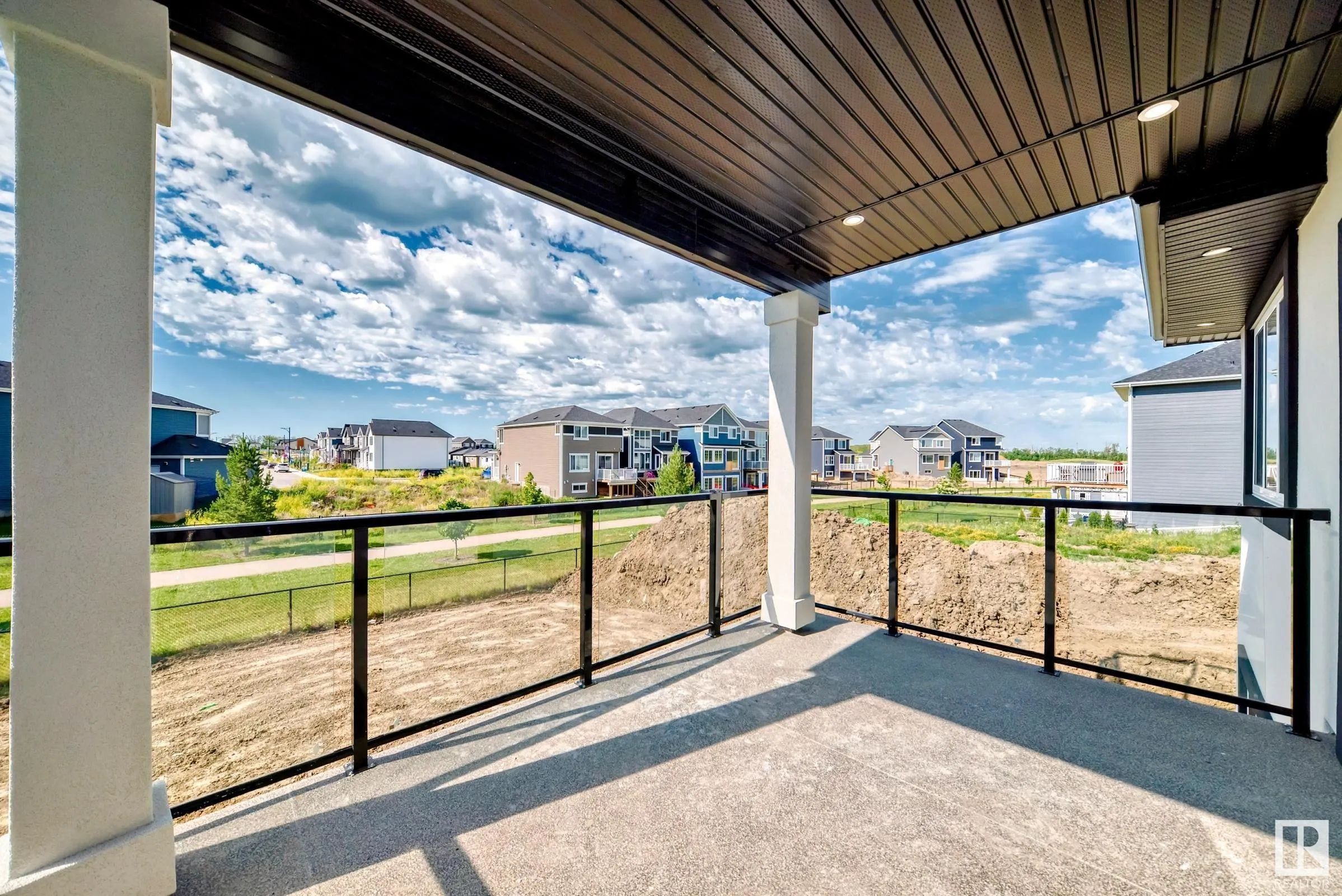 128 EDGEWATER Circle