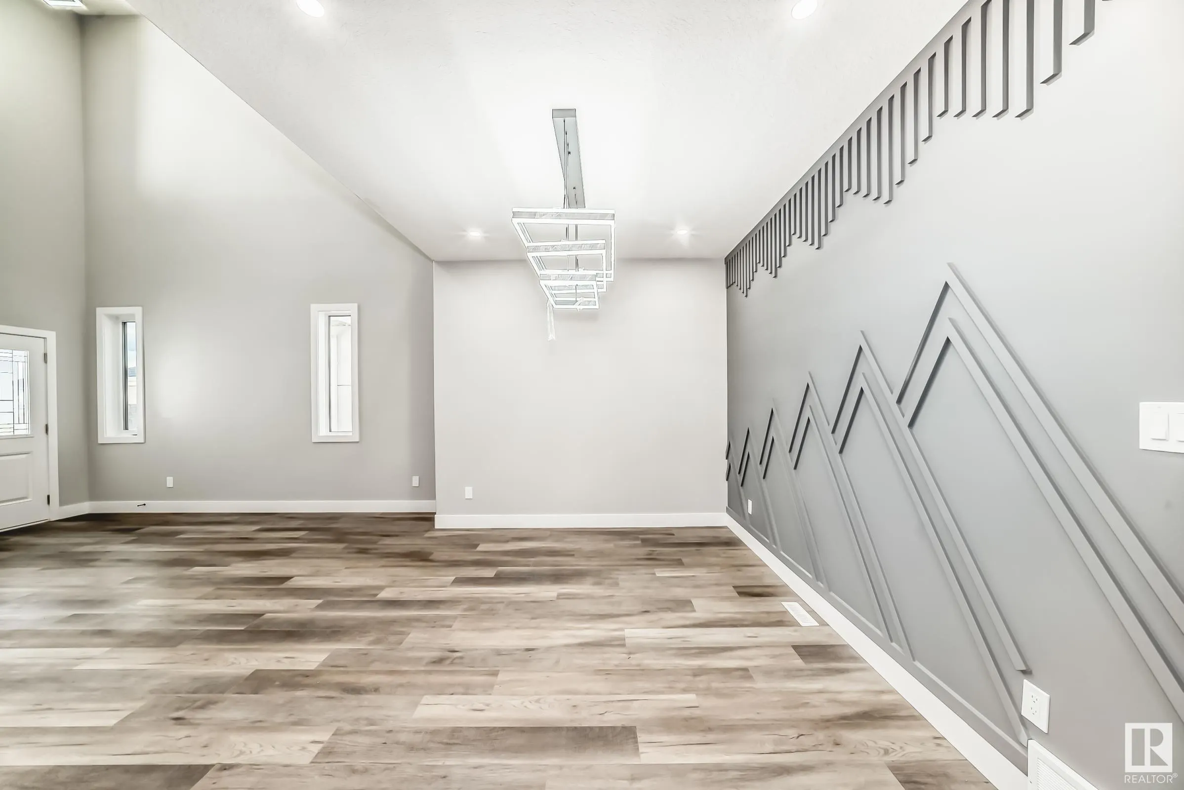 128 EDGEWATER Circle