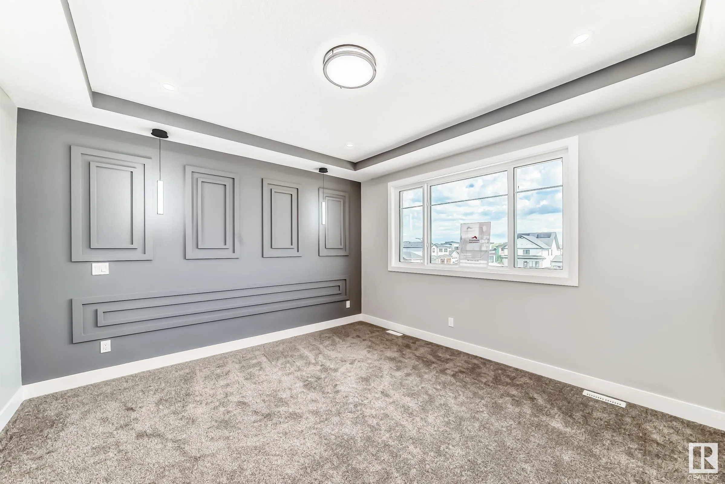128 EDGEWATER Circle