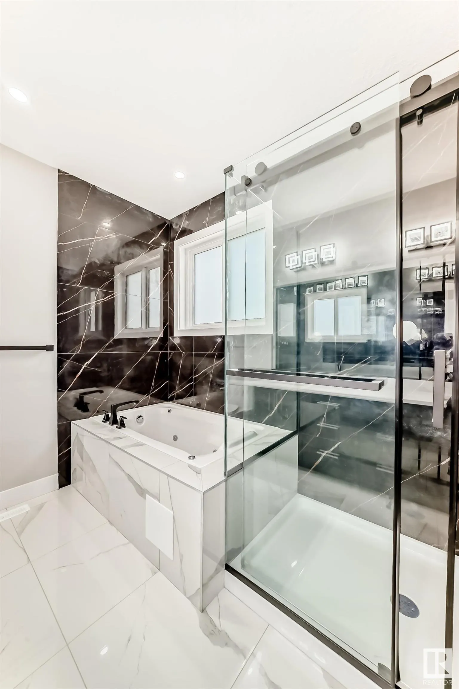 128 EDGEWATER Circle